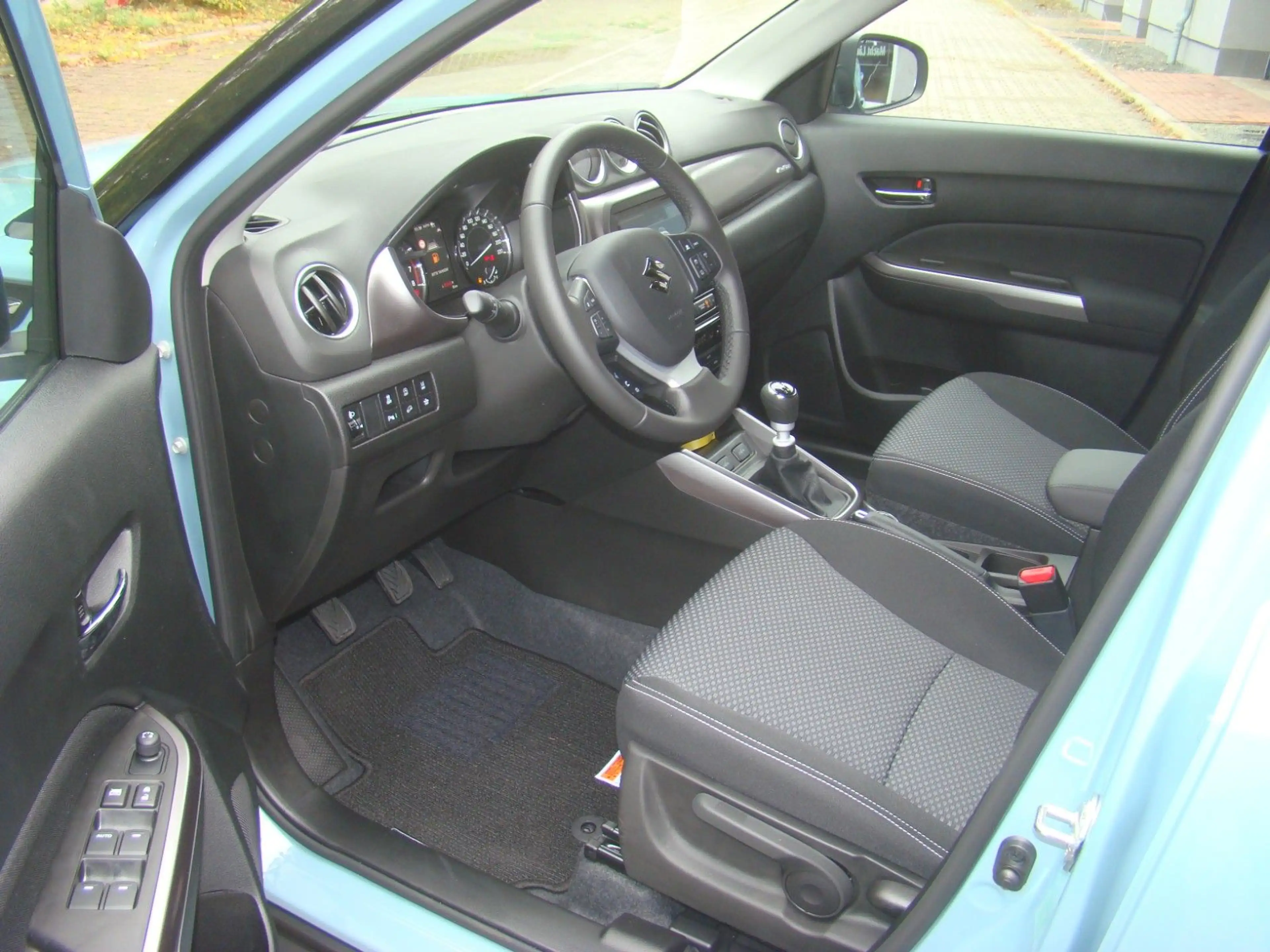 Suzuki Vitara 1.4 BOOSTERJET Hybrid Comfort Allgrip — photo 39