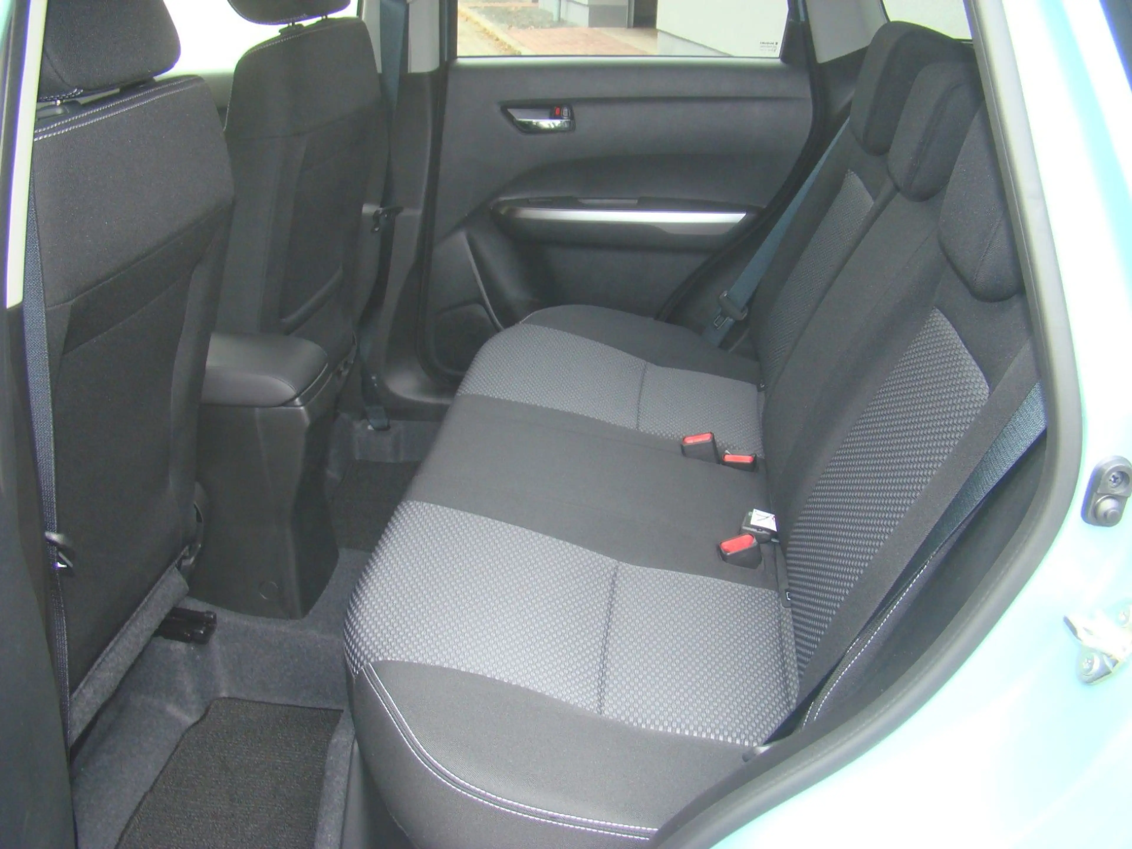 Suzuki Vitara 1.4 BOOSTERJET Hybrid Comfort Allgrip — photo 45