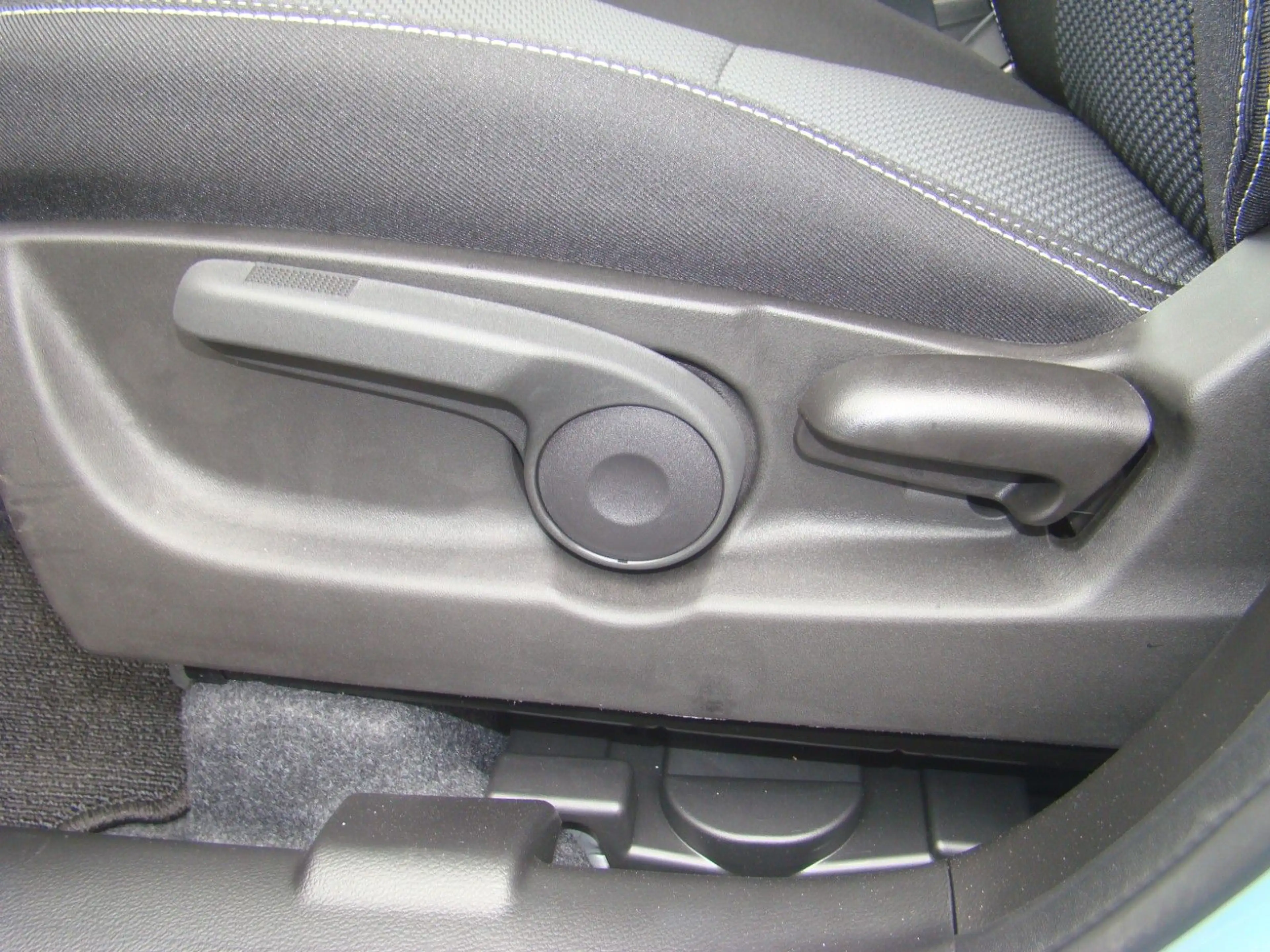 Suzuki Vitara 1.4 BOOSTERJET Hybrid Comfort Allgrip — photo 46