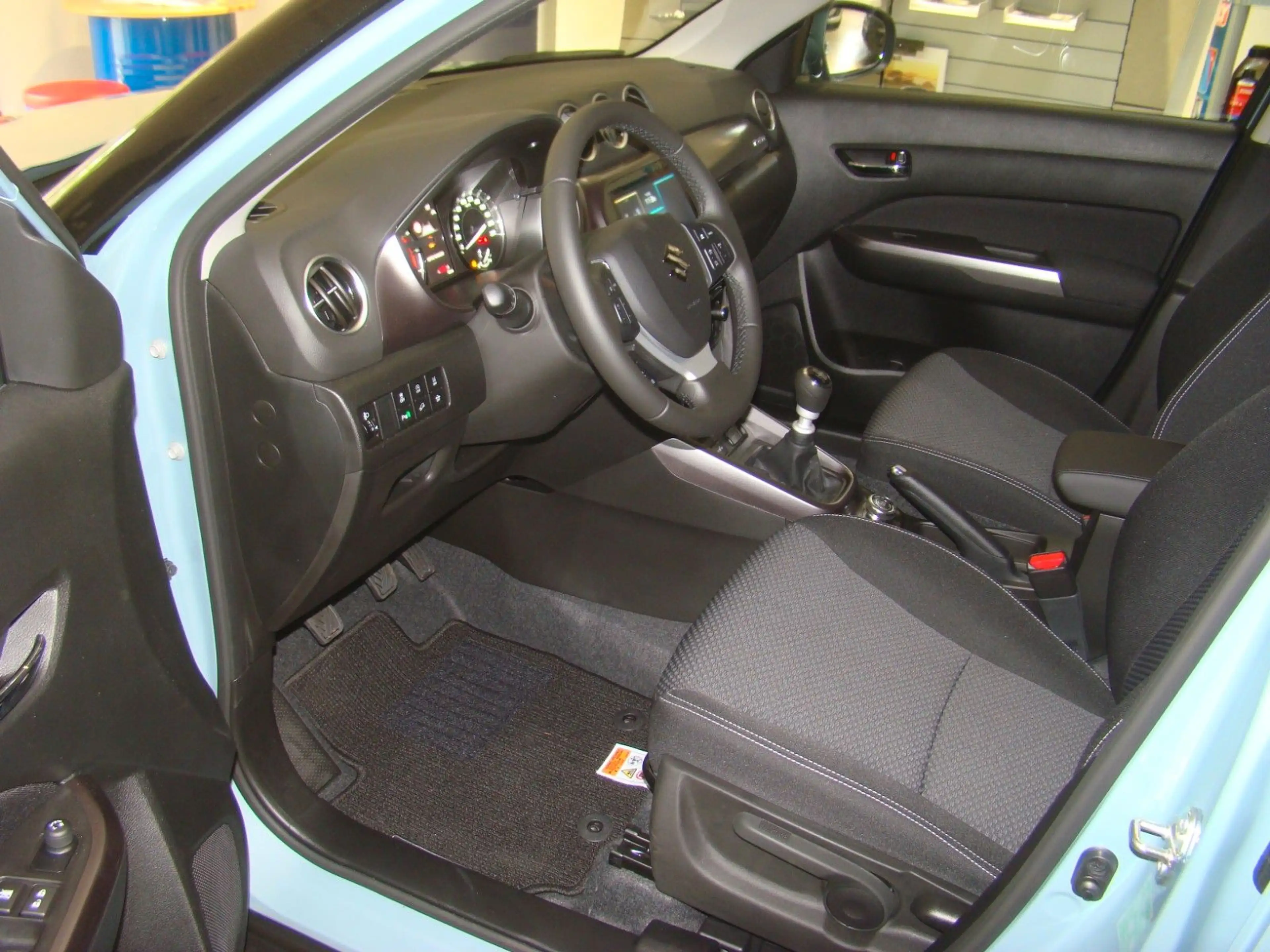 Suzuki Vitara 1.4 BOOSTERJET Hybrid Comfort Allgrip — photo 41
