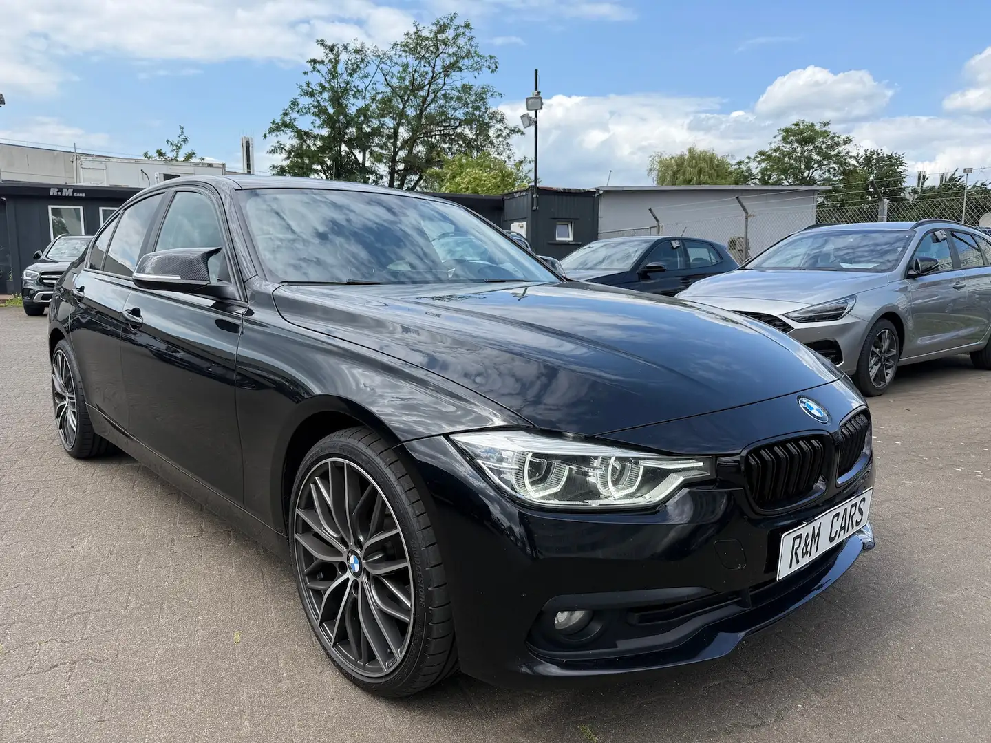 BMW 320 320d F30 Limo/19Zoll/Navi/M-Sportlenkrad Black - 1