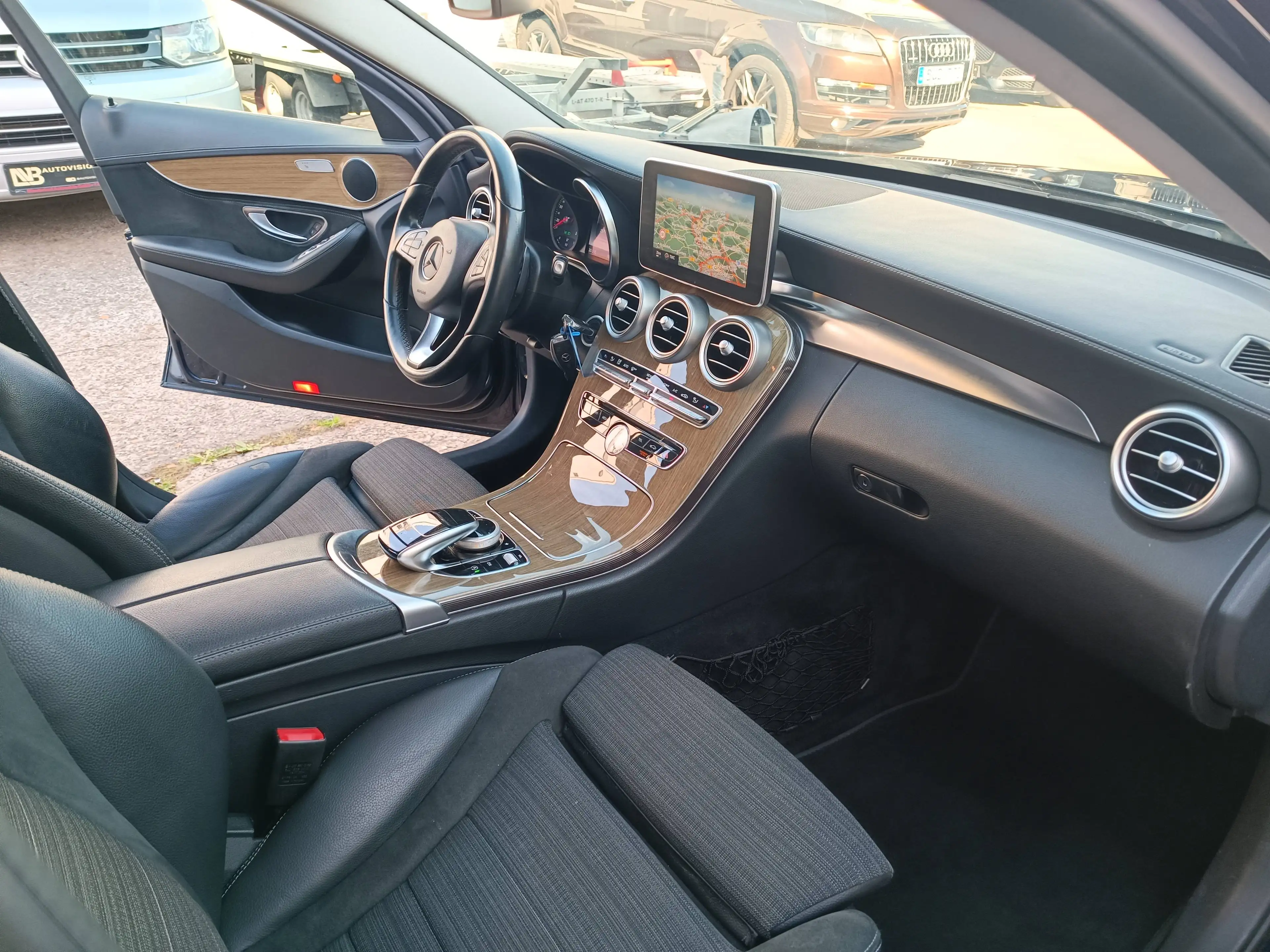 Mercedes-Benz C 250 C-Klasse T 7G-TRONIC Exclusive,Navi,Pano,LED,Head-UpAHK, — photo 12