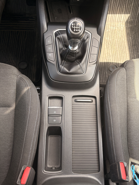 Ford Focus Active — photo 8