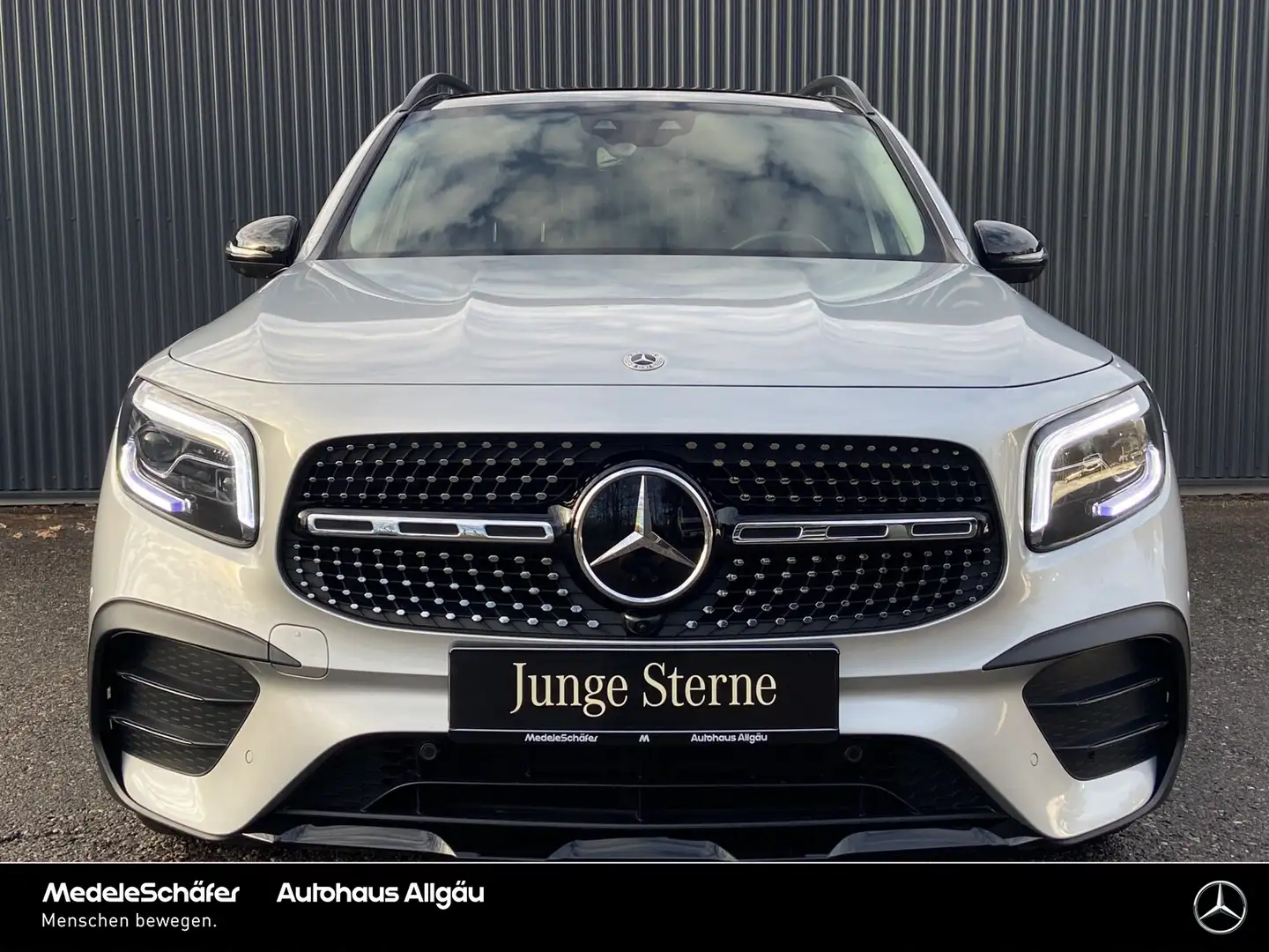 Mercedes-Benz GLB 220 GLB 220 d 4M AMG Night 7Sitzer HuD AHK MLed Pano Silber - 2