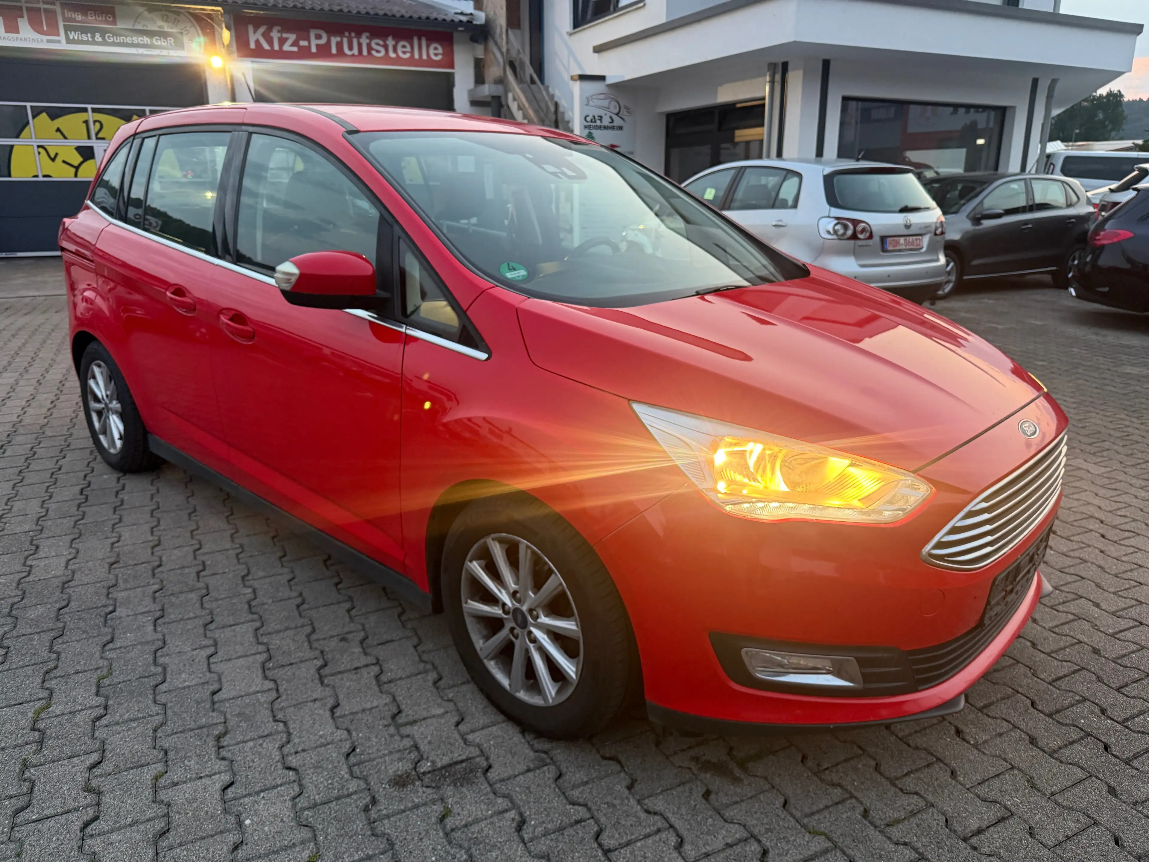 Ford Grand C-Max Titanium Automatik — photo 3