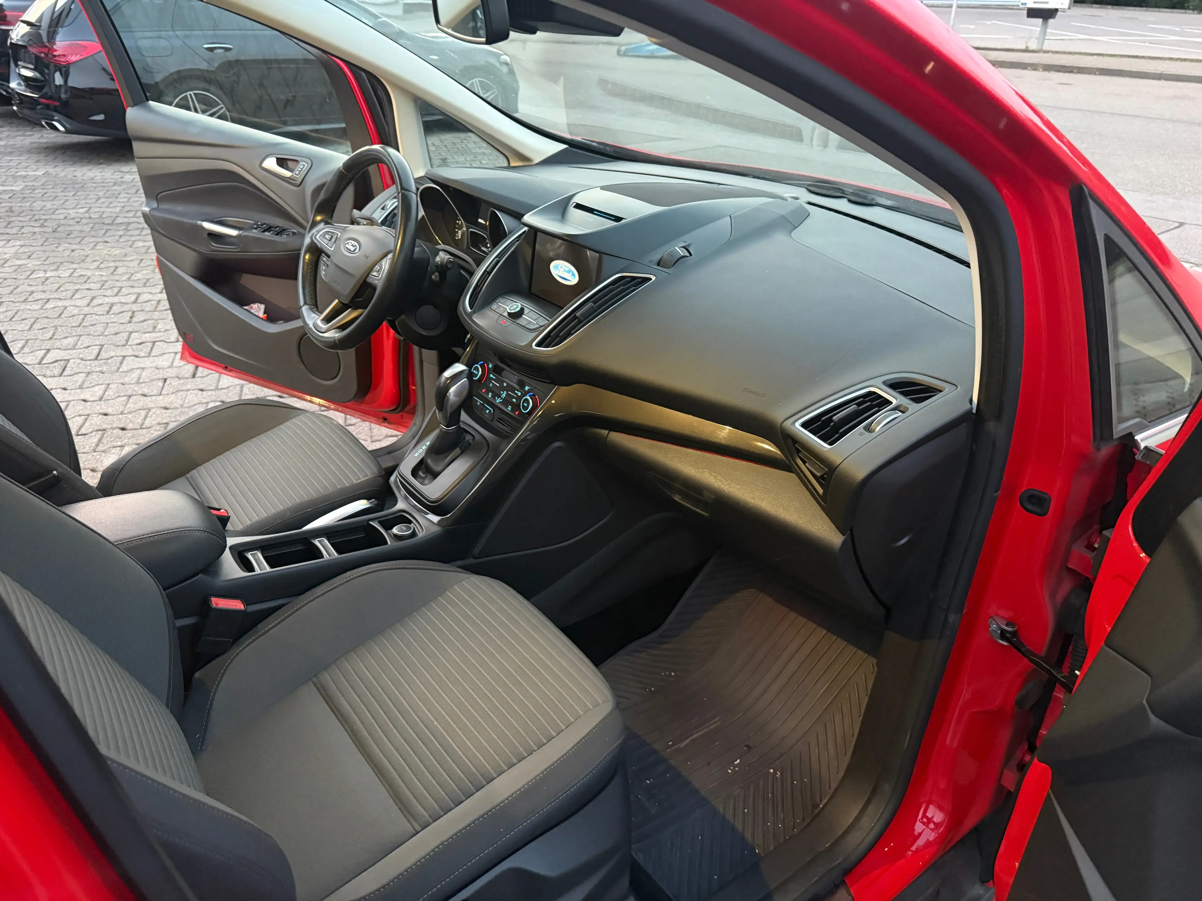 Ford Grand C-Max Titanium Automatik — photo 11