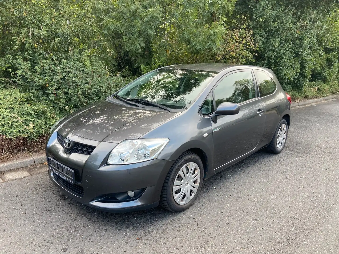 Toyota Auris Sol 2.HAND TÜV Grau - 1