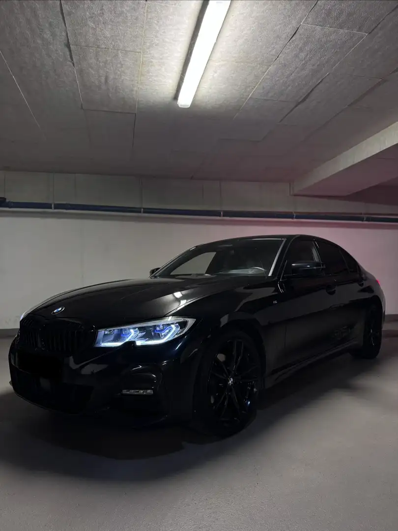 BMW 320 320d xDrive M Sport Aut. Schwarz - 1