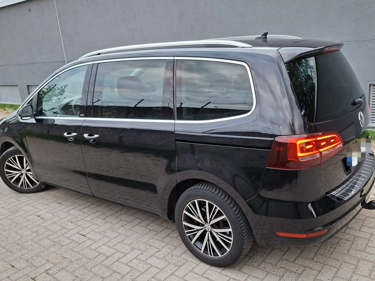 Volkswagen Sharan 7 Sitzer 2.0 TDI BlueMotion Allstar Schwarz - 2
