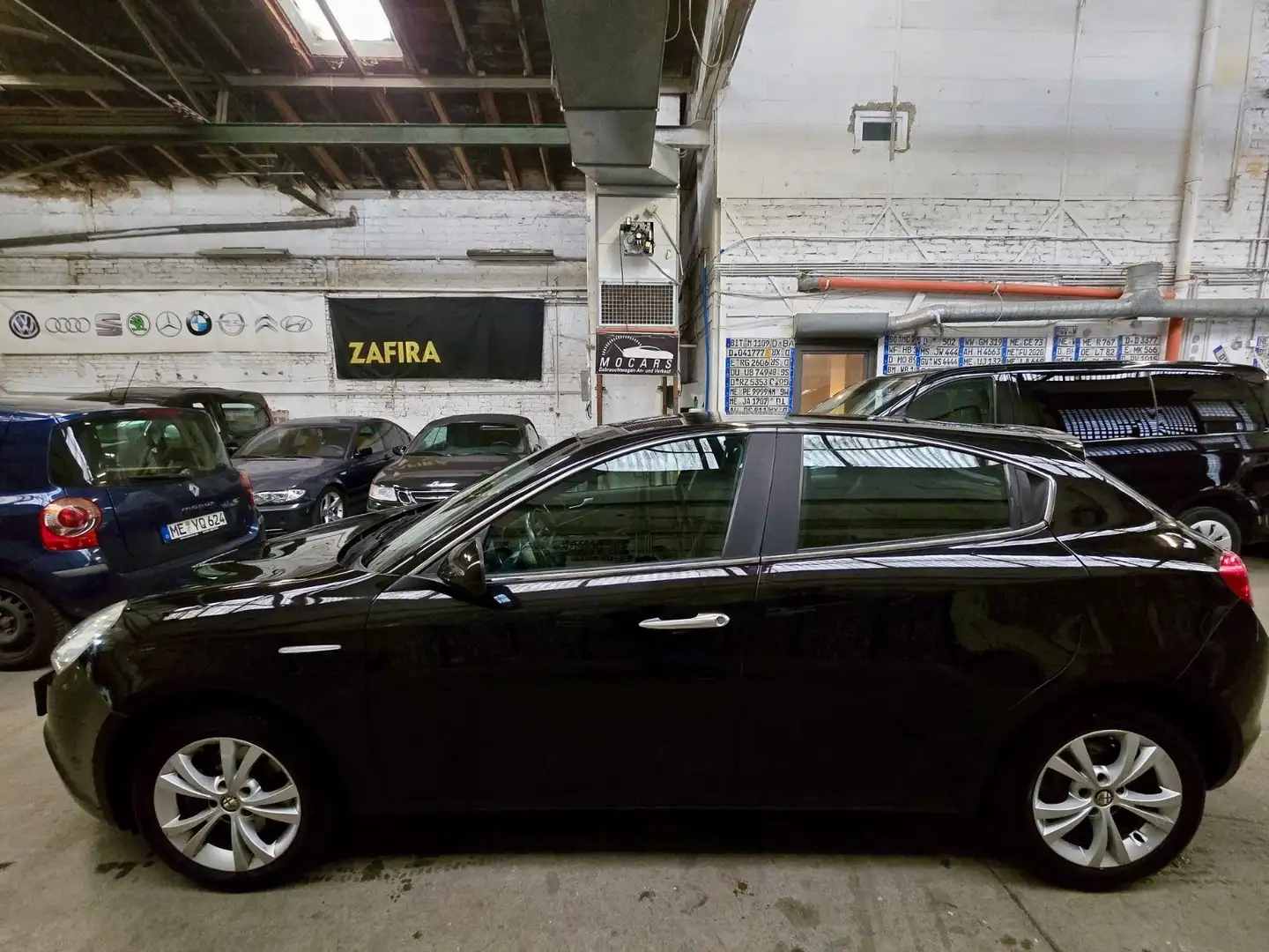 Alfa Romeo Giulietta Turismo Schwarz - 2