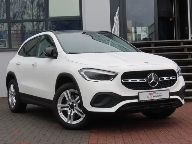 Mercedes-Benz GLA 220 d Autom. Leder Sitzklima Pano 360°