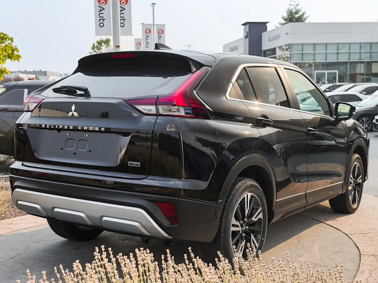 Mitsubishi Eclipse Cross снимка Mitsubishi Eclipse Cross