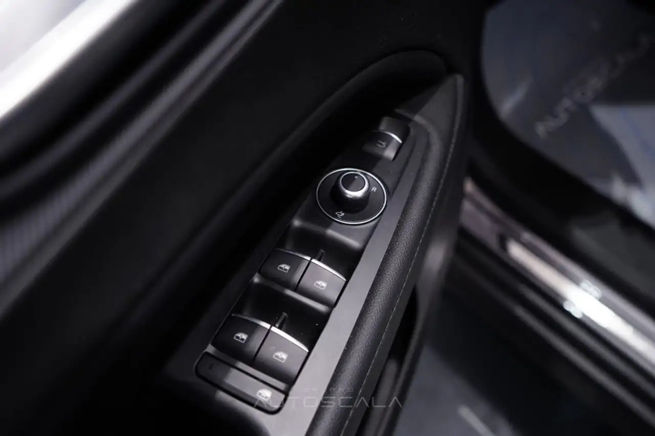 Alfa Romeo Stelvio 2024 — фото 10