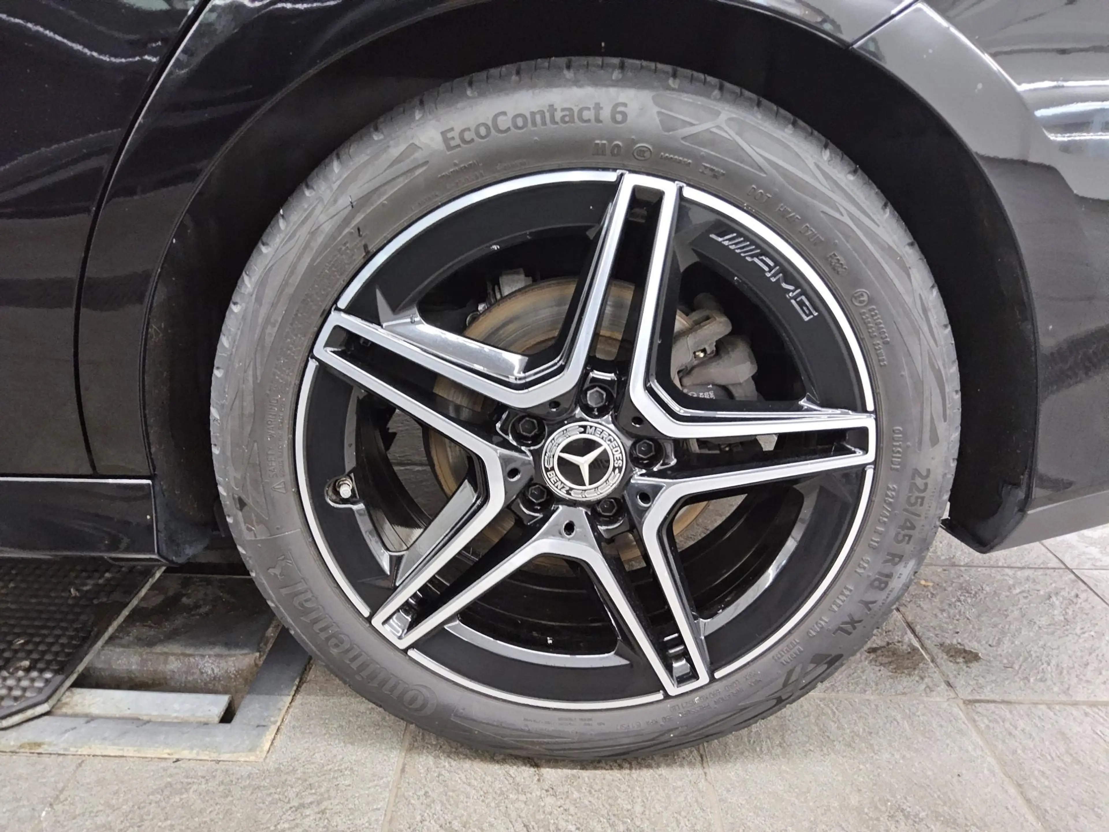 Mercedes-Benz CLA 220 SB d AMG-Line Navi LED MBUX+ 360° Sound — photo 11