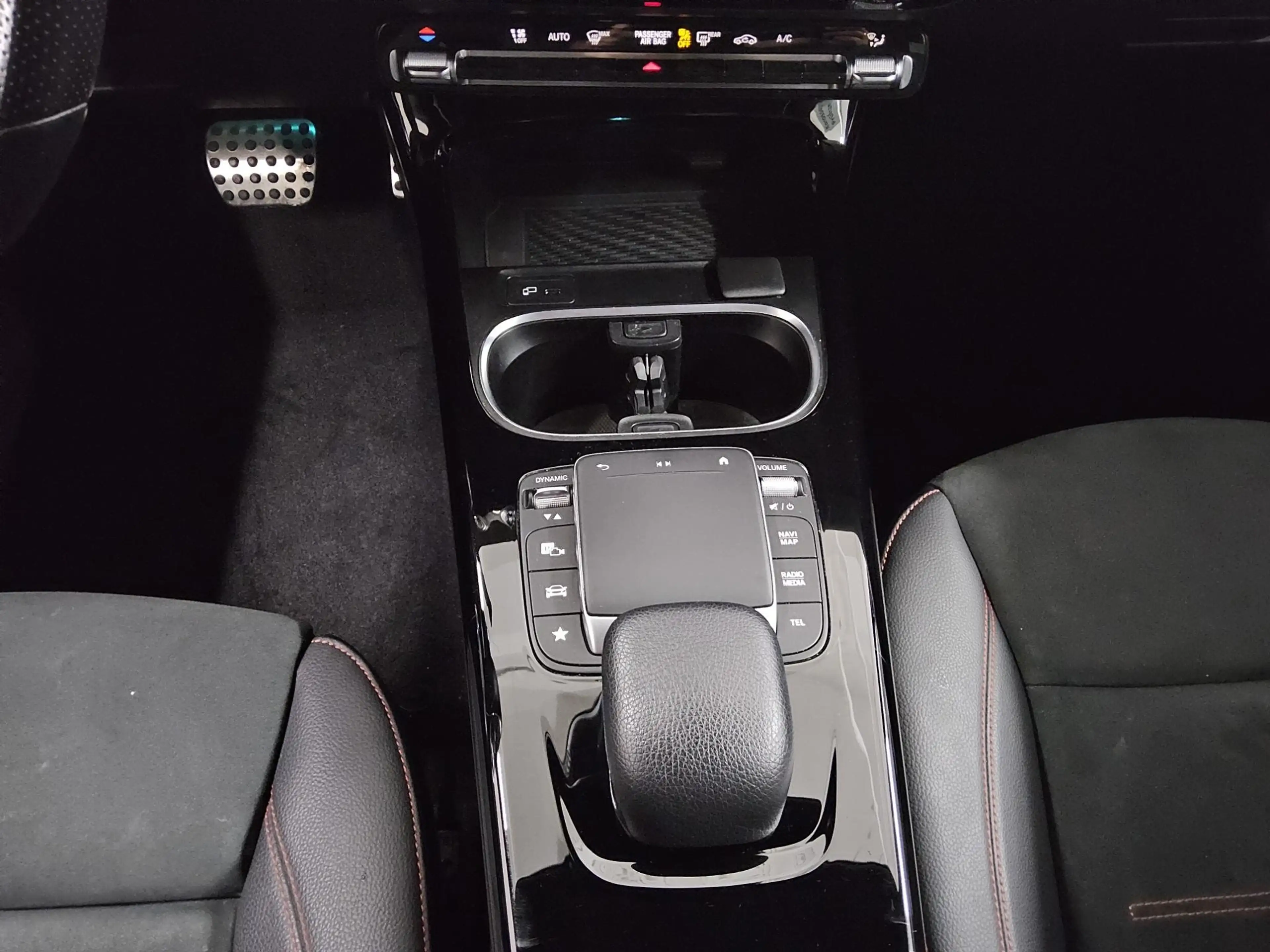 Mercedes-Benz CLA 220 SB d AMG-Line Navi LED MBUX+ 360° Sound — photo 6