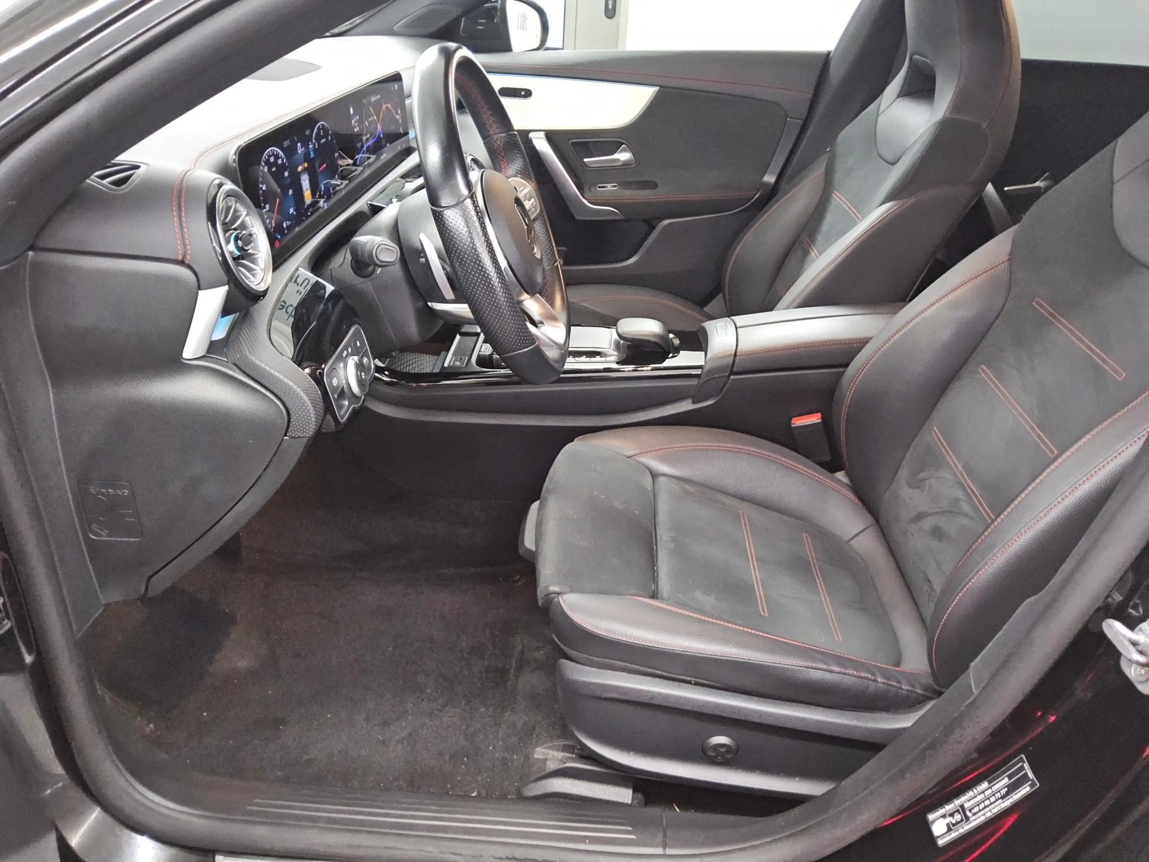 Mercedes-Benz CLA 220 SB d AMG-Line Navi LED MBUX+ 360° Sound — photo 9
