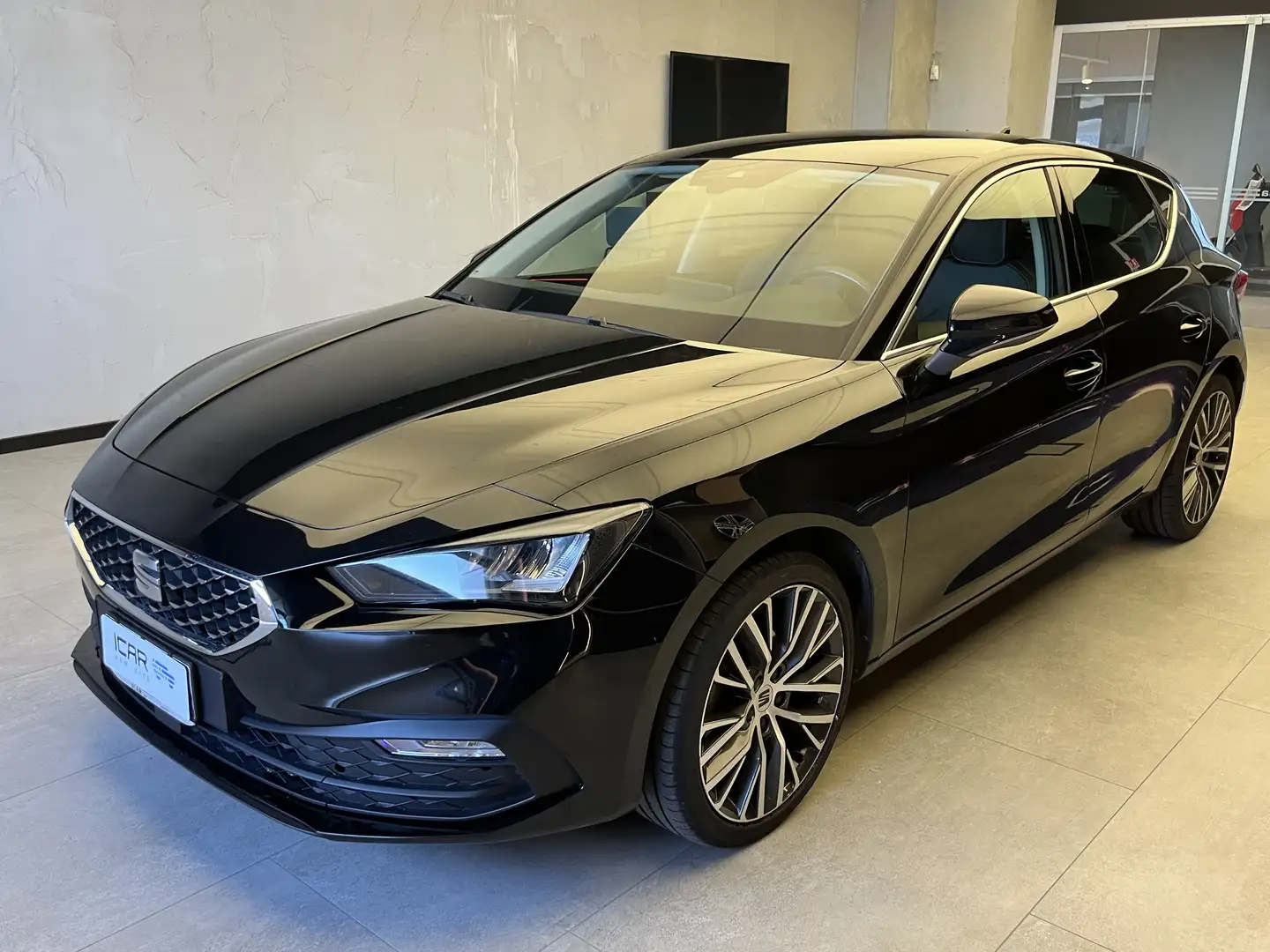 SEAT Leon 1.5 eTSI Xcellence Noir - 1