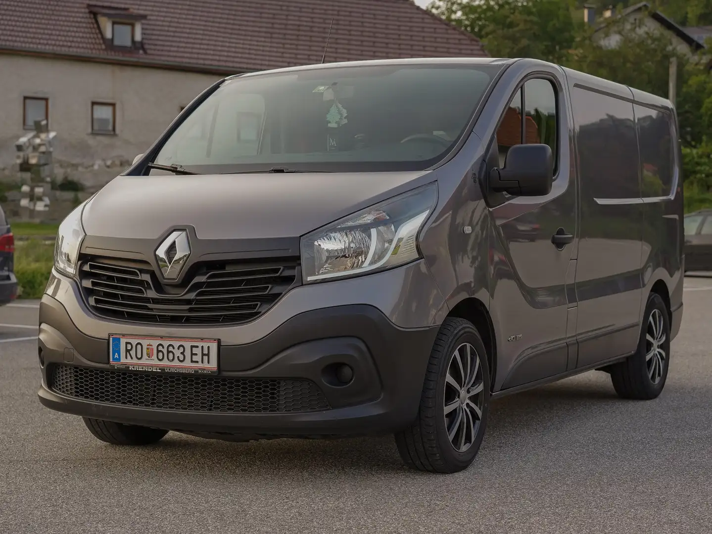 Renault Trafic L1H1 2,7t dCi 115 / Camper Grau - 2