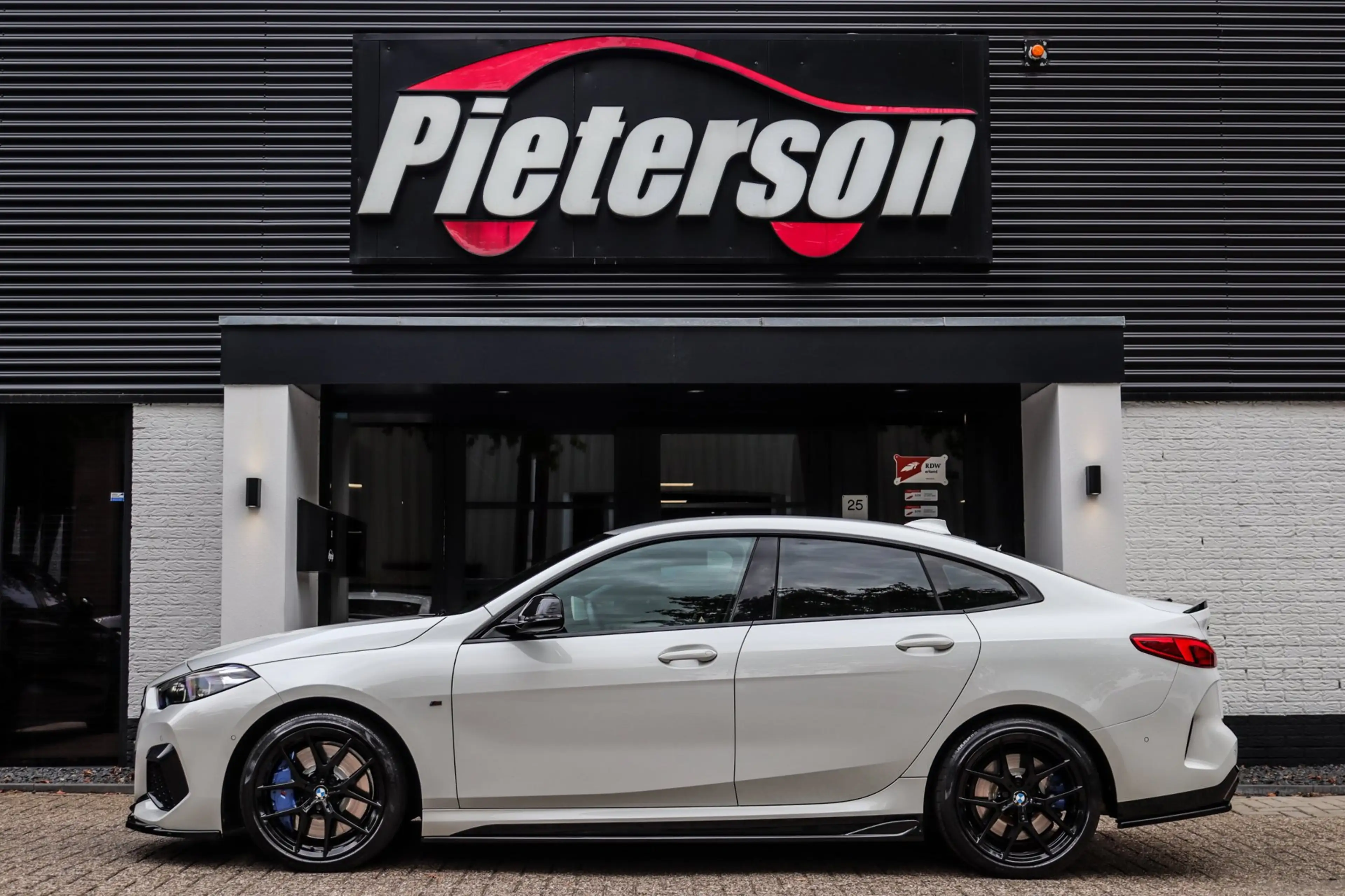 BMW 235 2-serie Gran Coupé M235i xDrive DEALER OH H&K SFEE — photo 8