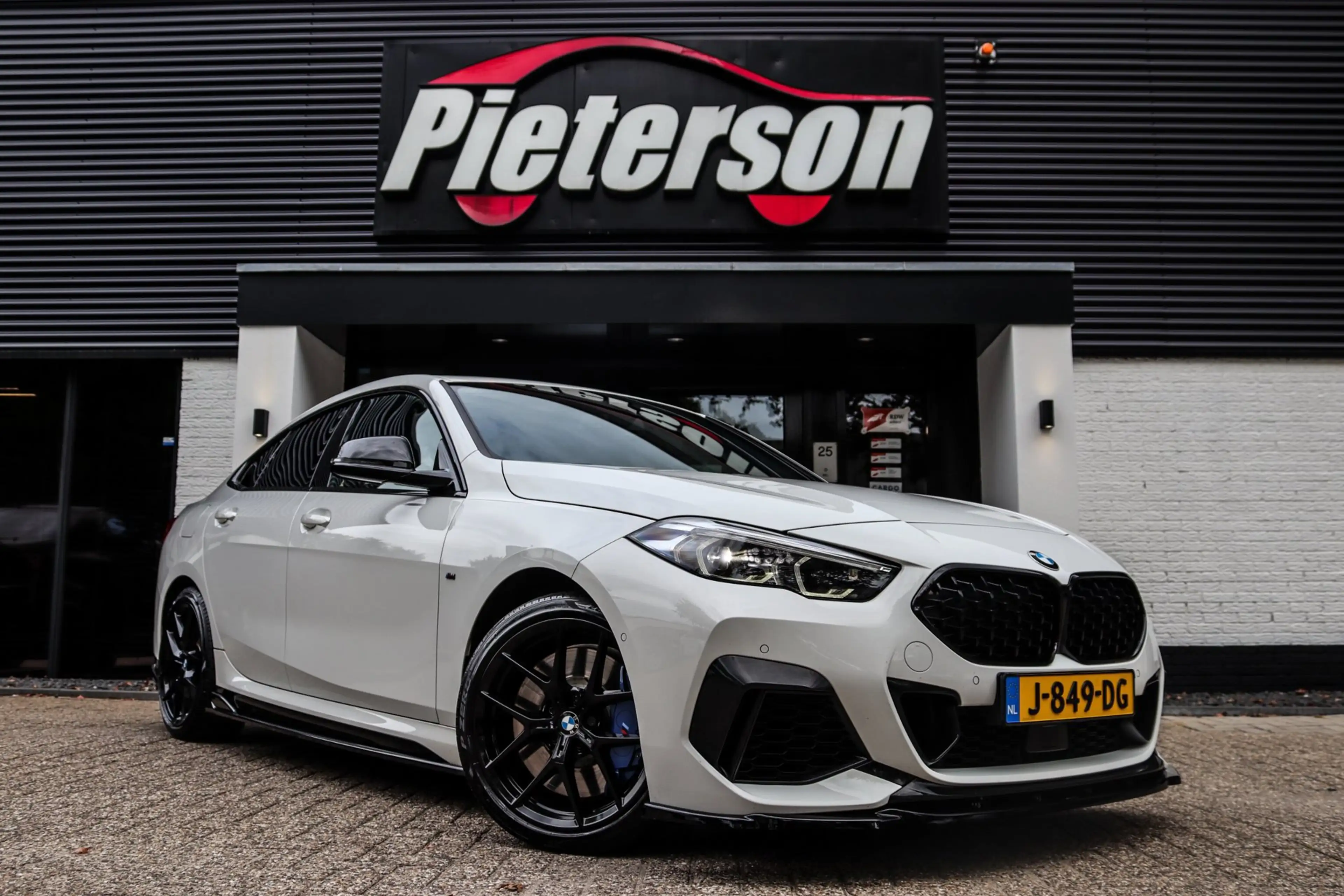 BMW 235 2-serie Gran Coupé M235i xDrive DEALER OH H&K SFEE — photo 4
