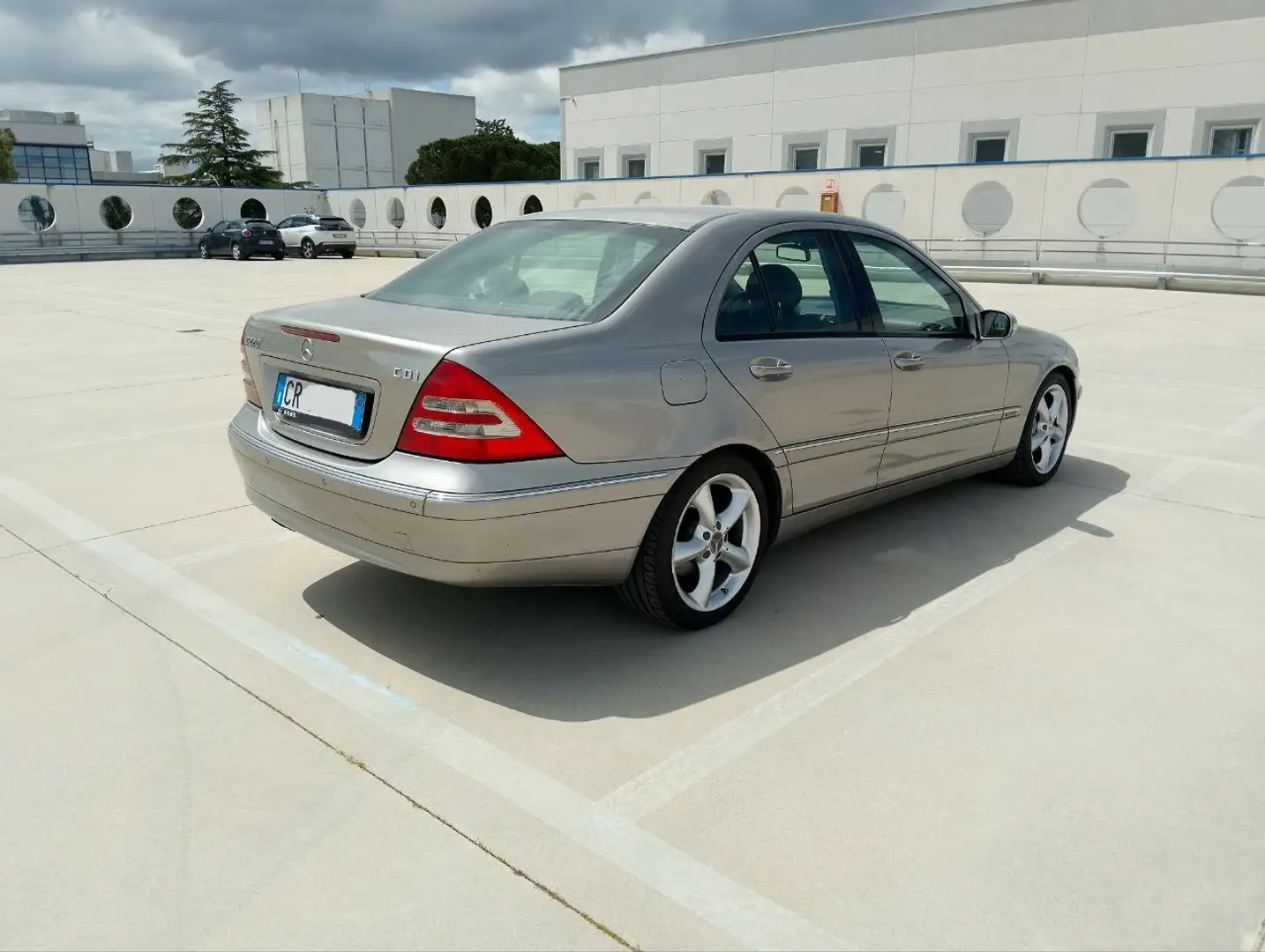Mercedes-Benz C 220 Avantgarde Sport Edition Manuale ASI Gris - 2