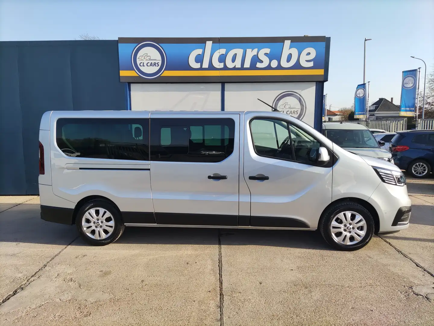 Renault Trafic 2.0dCi/L2/Passenger8pl/Automaat/Navi/Cam/Bt/Trekh Gris - 2