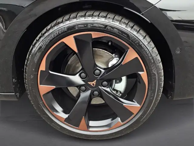 Cupra Leon view 5