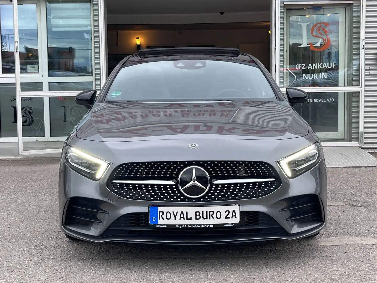 Mercedes-Benz A 250 4Matic AMG-Line*HUD*Kamera*Pano*Burmester Grau - 2