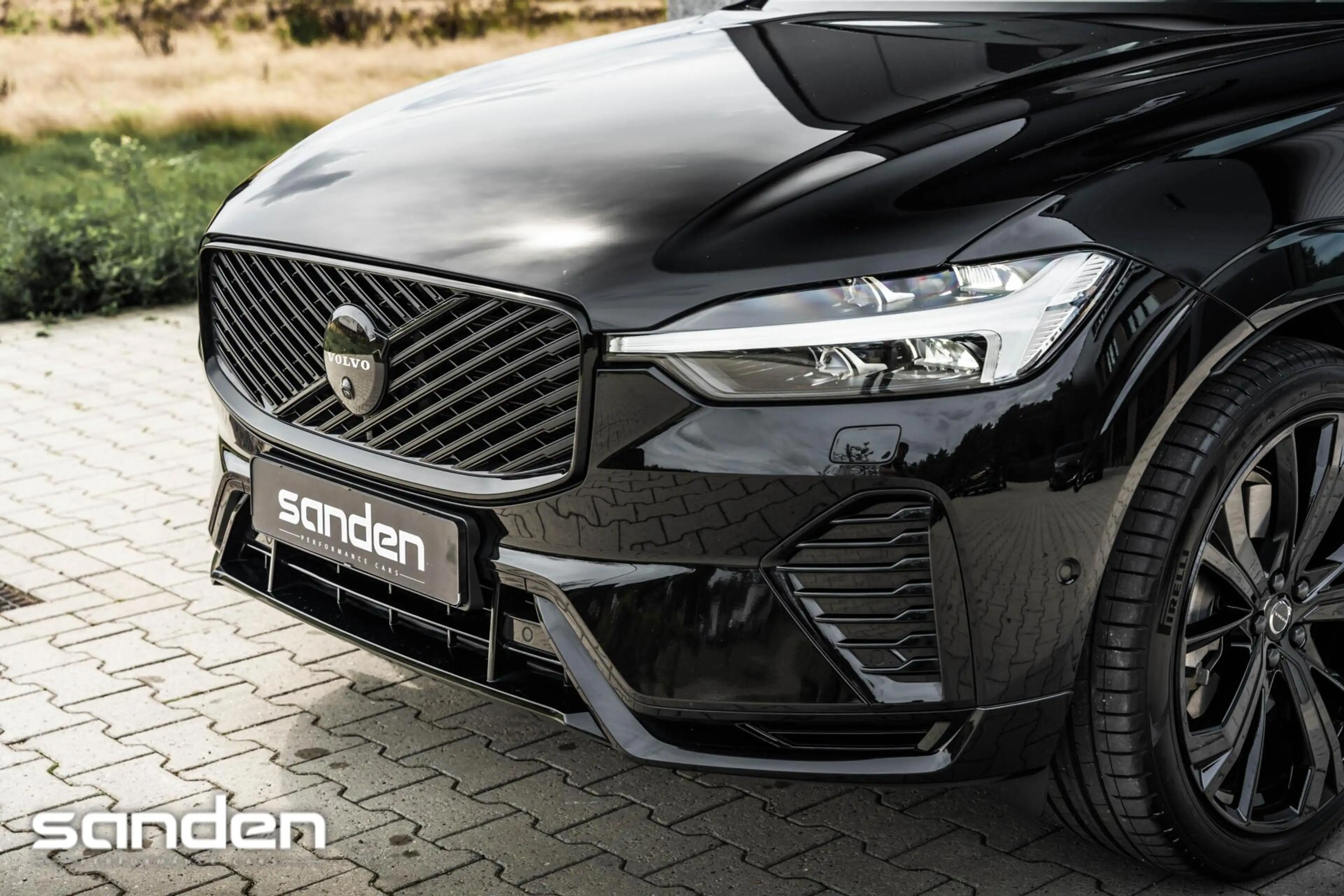 Volvo XC60 T8 AWD Black Edition|B&W|Pano|Massage|Luchtv|HUD — photo 18