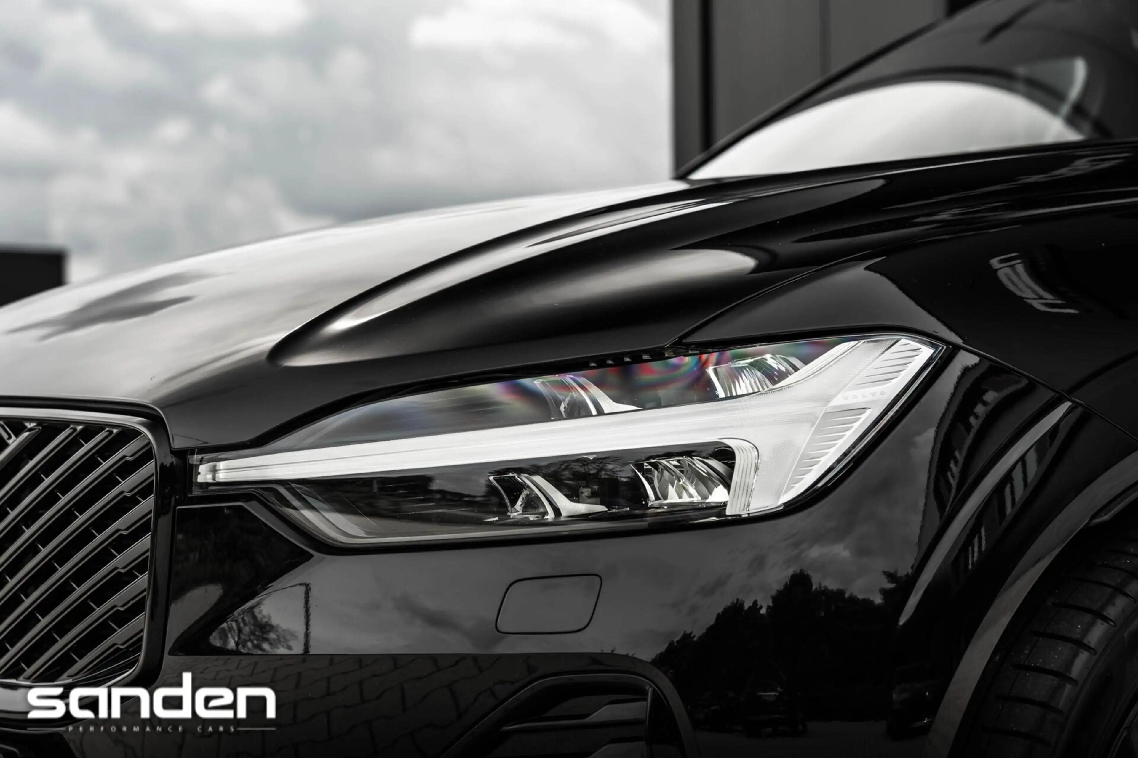 Volvo XC60 T8 AWD Black Edition|B&W|Pano|Massage|Luchtv|HUD — photo 27