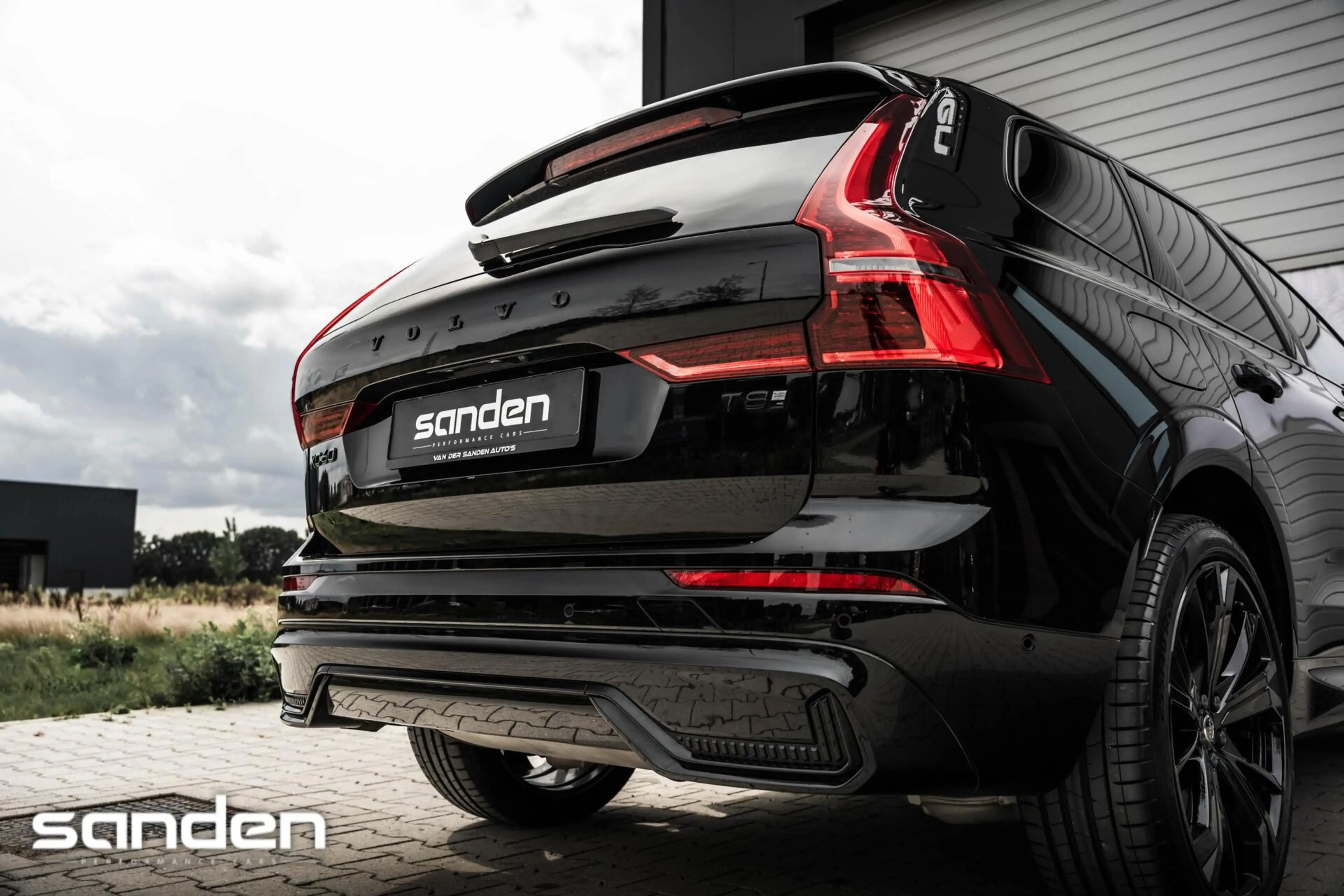 Volvo XC60 T8 AWD Black Edition|B&W|Pano|Massage|Luchtv|HUD — photo 20