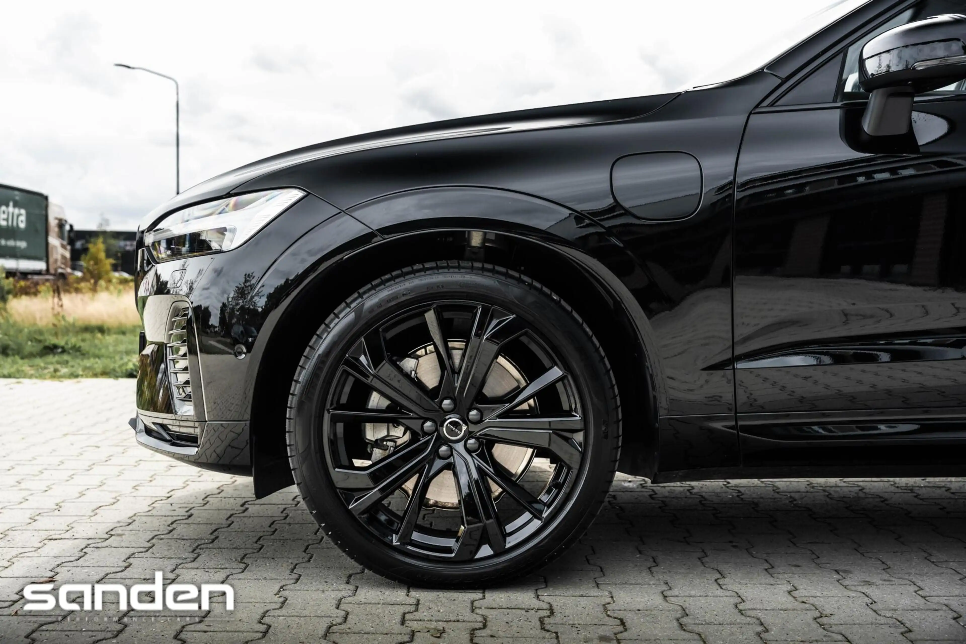 Volvo XC60 T8 AWD Black Edition|B&W|Pano|Massage|Luchtv|HUD — photo 29