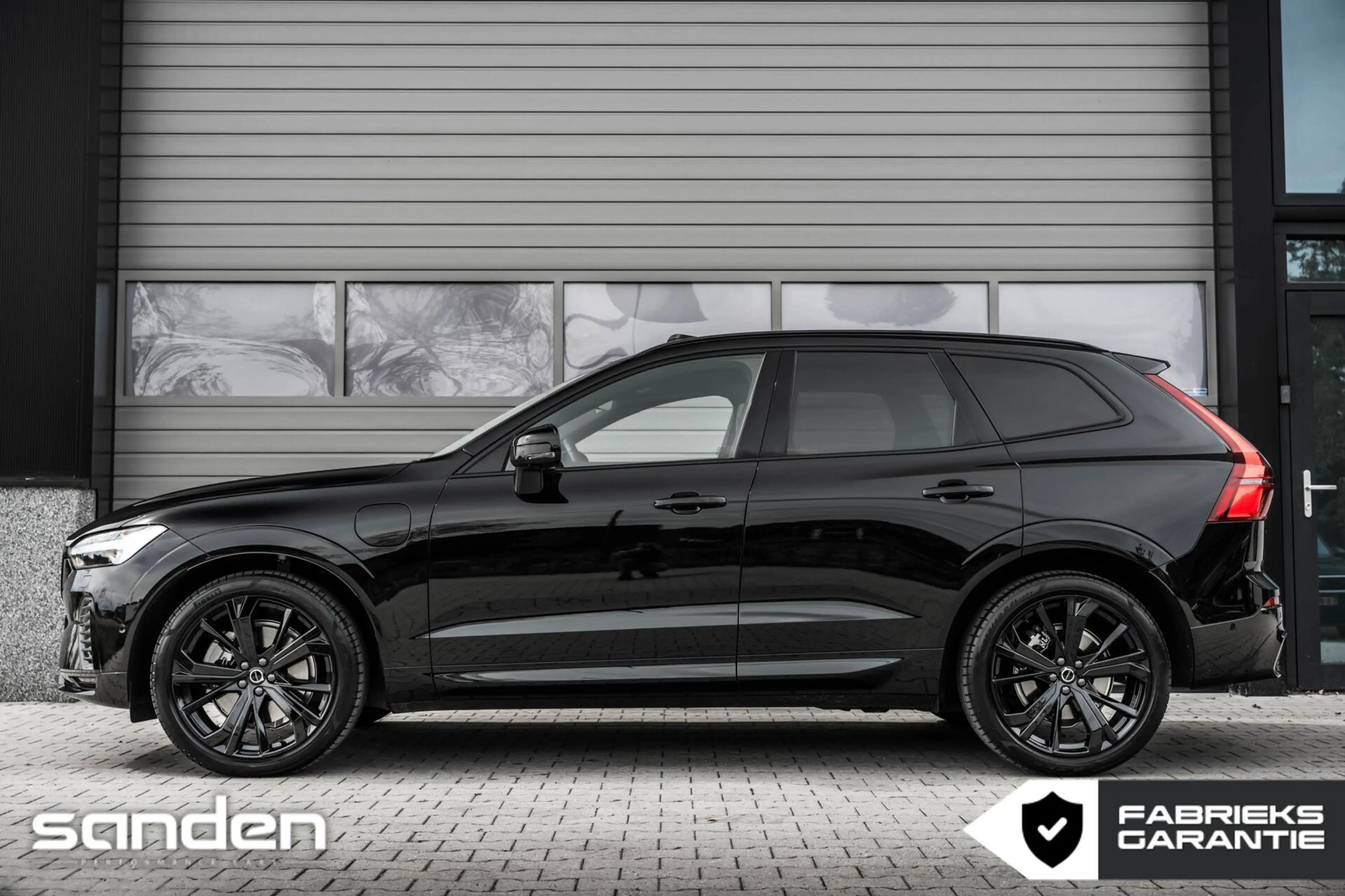 Volvo XC60 T8 AWD Black Edition|B&W|Pano|Massage|Luchtv|HUD — photo 4