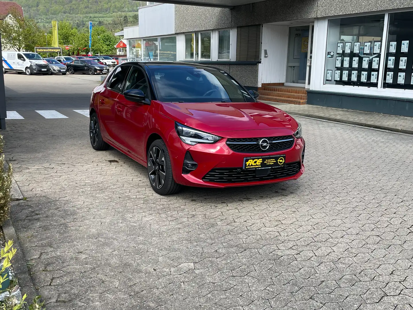 Opel Corsa-e GS Line*Ultimate*Kamera*Panorama*Navi* Rojo - 2