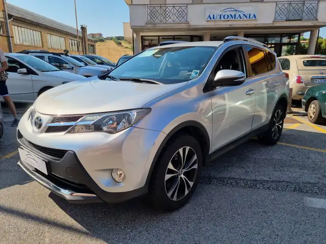 Toyota RAV 4 Rav4 2.0 d-4d Lounge 4wd 124cv mt Anniversary