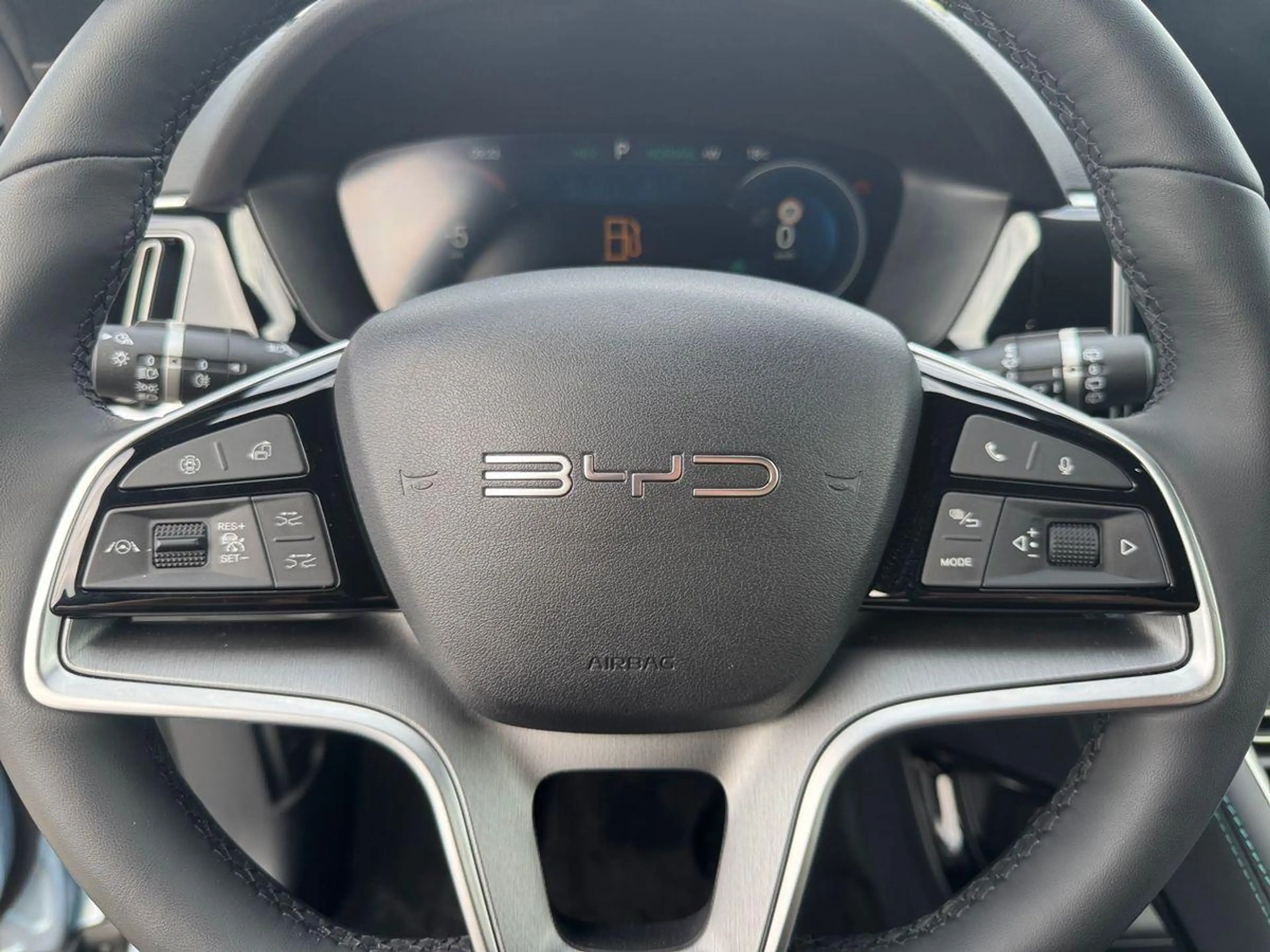 BYD Seal U DM-i 1.5 PHEV Boost Leder Pano Navi — photo 9