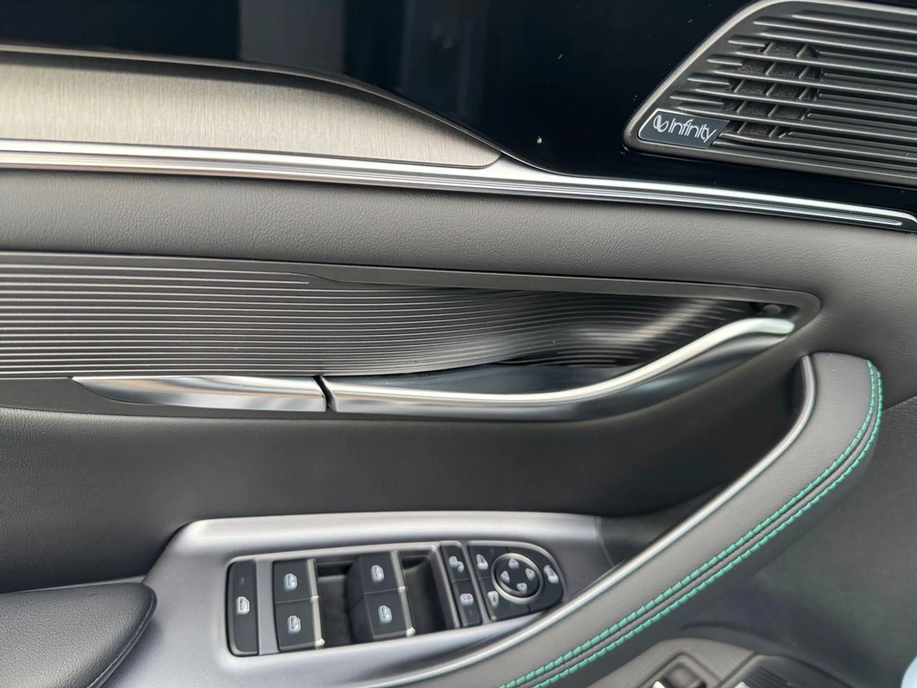 BYD Seal U DM-i 1.5 PHEV Boost Leder Pano Navi — photo 15
