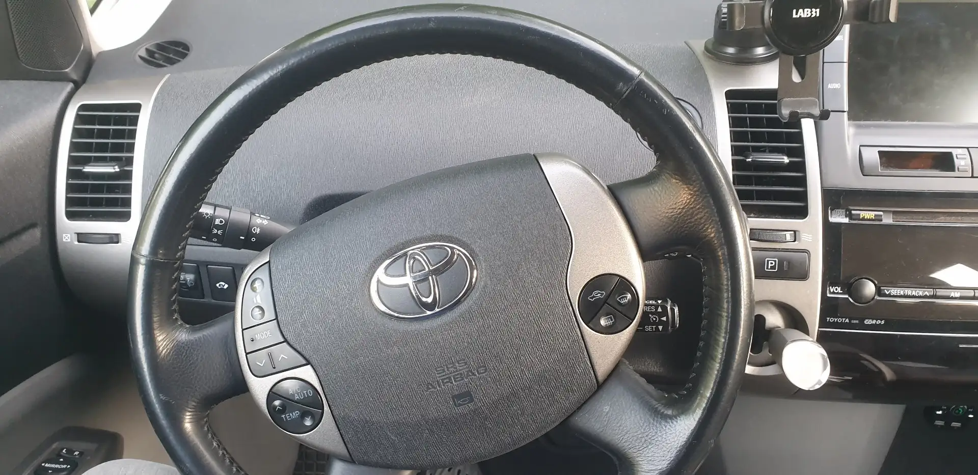 Toyota Prius (Hybrid) - 2
