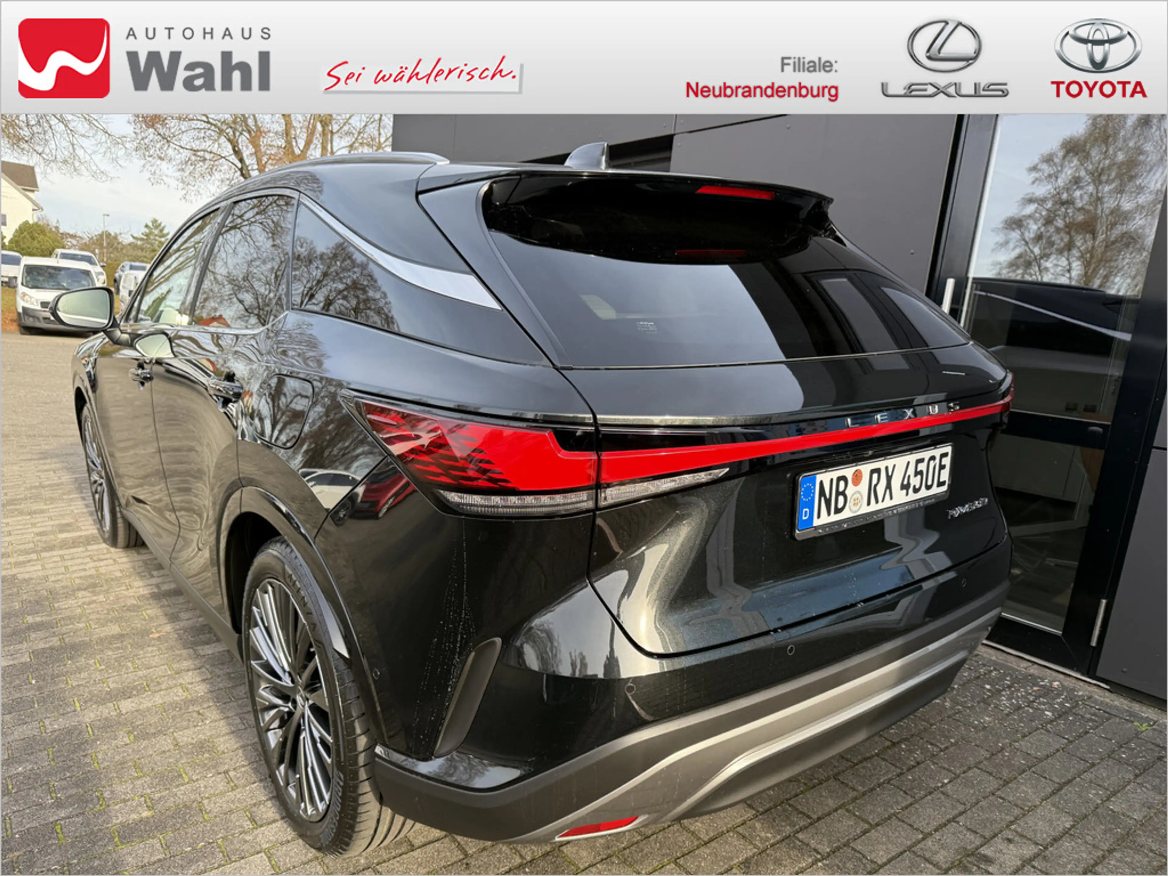 Lexus RX 450h + Luxury Line Panorama Plug-In-Hybrid — photo 4
