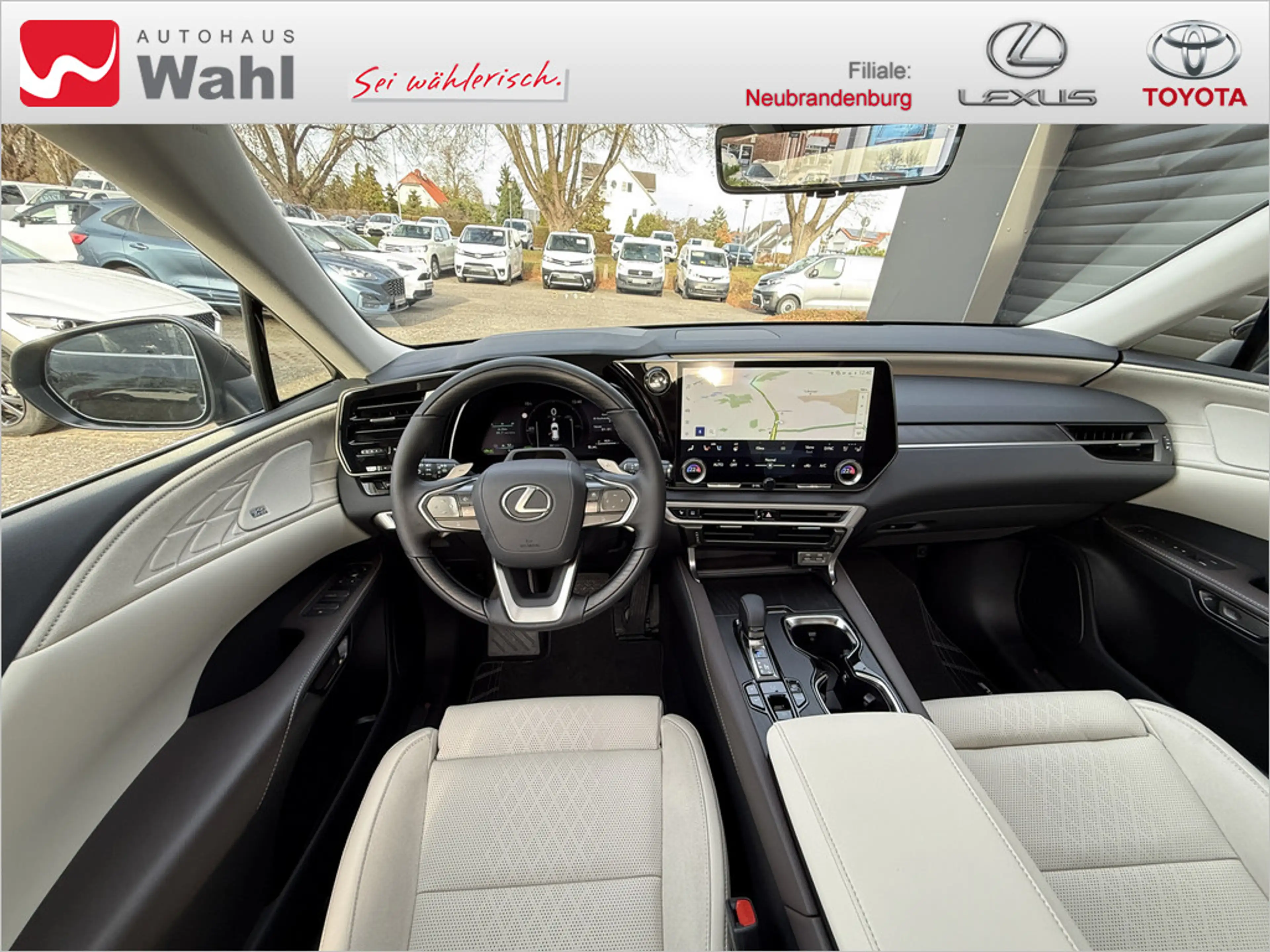Lexus RX 450h + Luxury Line Panorama Plug-In-Hybrid — photo 9