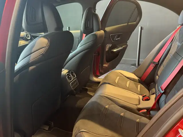 Mercedes-Benz C-Class view 8