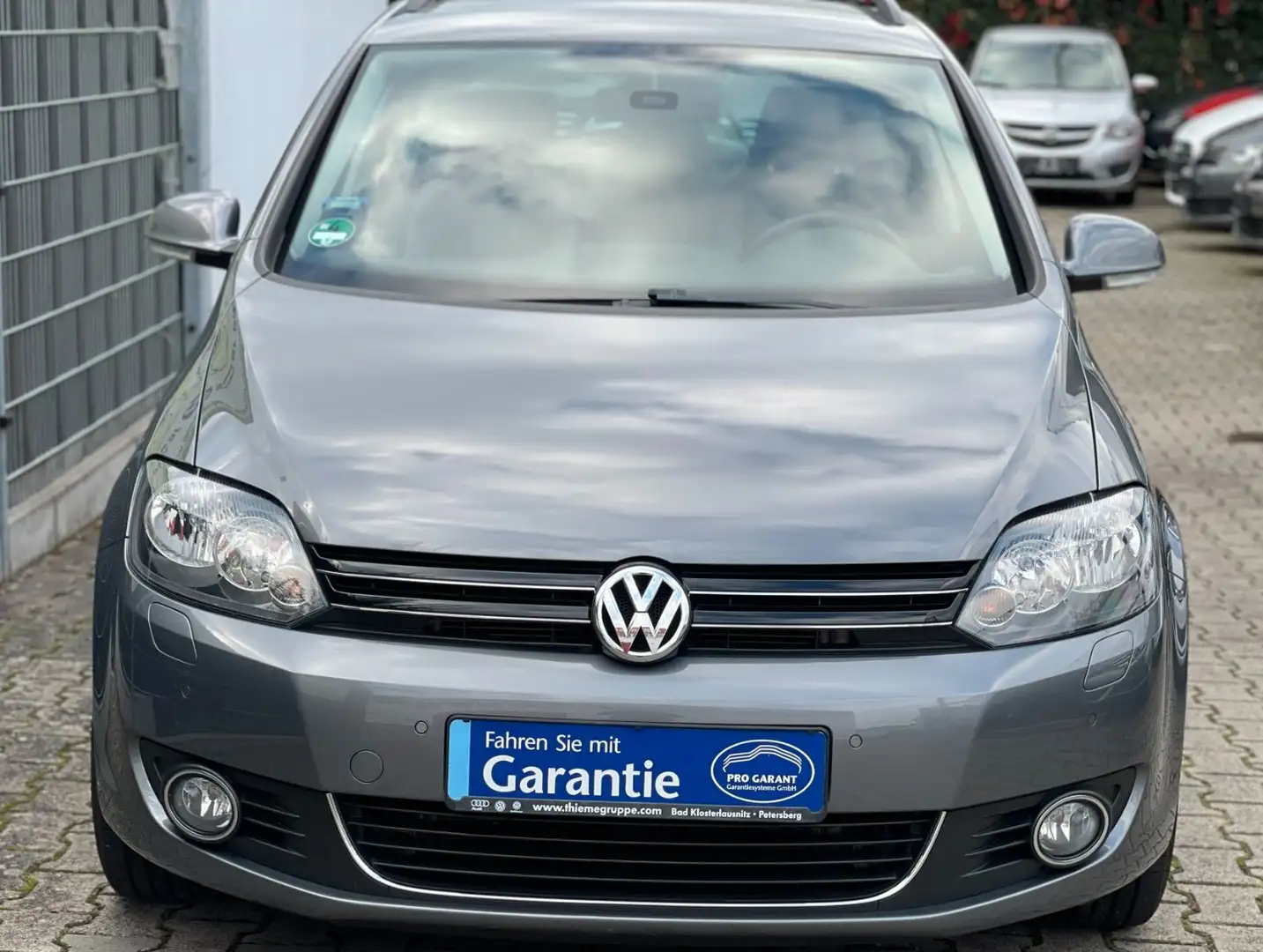 Volkswagen Golf Plus VI Life/2.Hd/SHZ/Einparkhilfe/Garantie Gris - 2