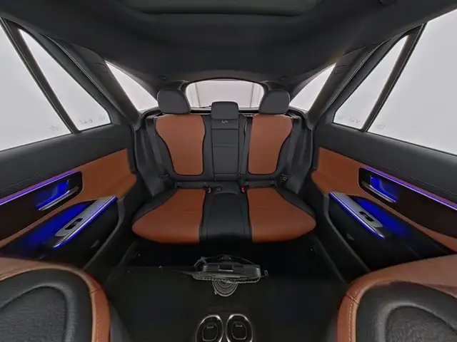 Mercedes-Benz GLC view 9