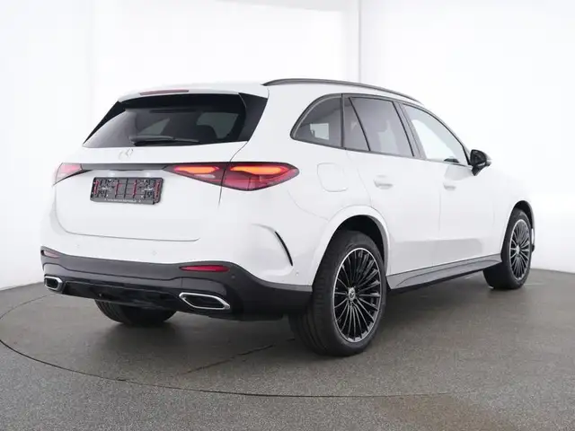 Mercedes-Benz GLC view 3
