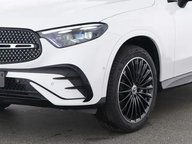 Mercedes-Benz GLC view 2