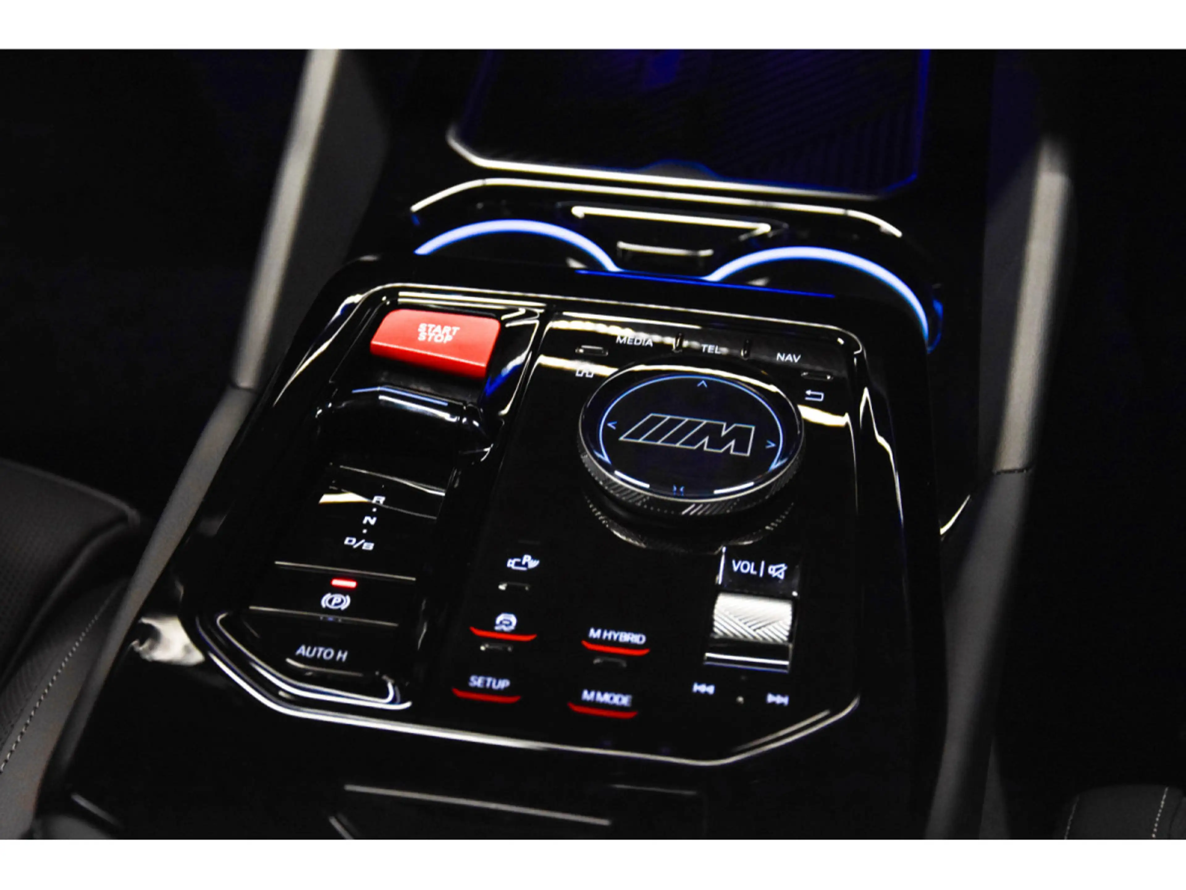 BMW M5 G90 Marina Bay Blue Metallic — photo 10