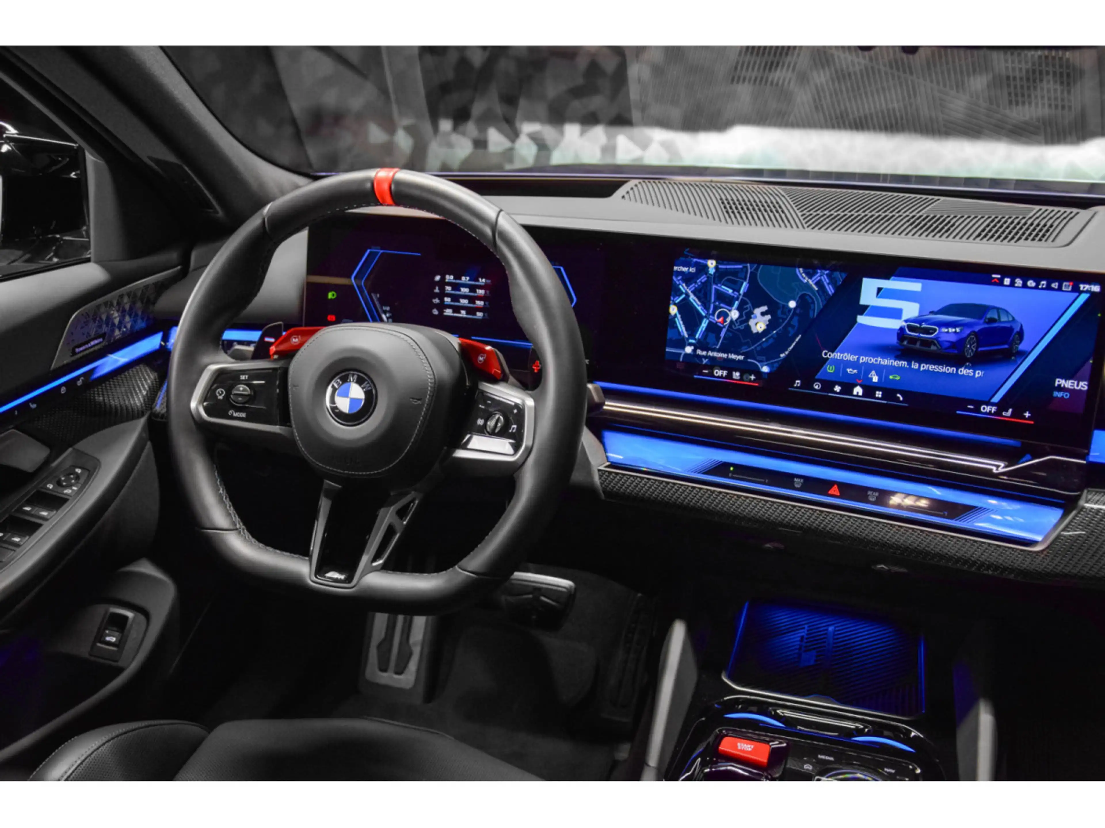 BMW M5 G90 Marina Bay Blue Metallic — photo 15