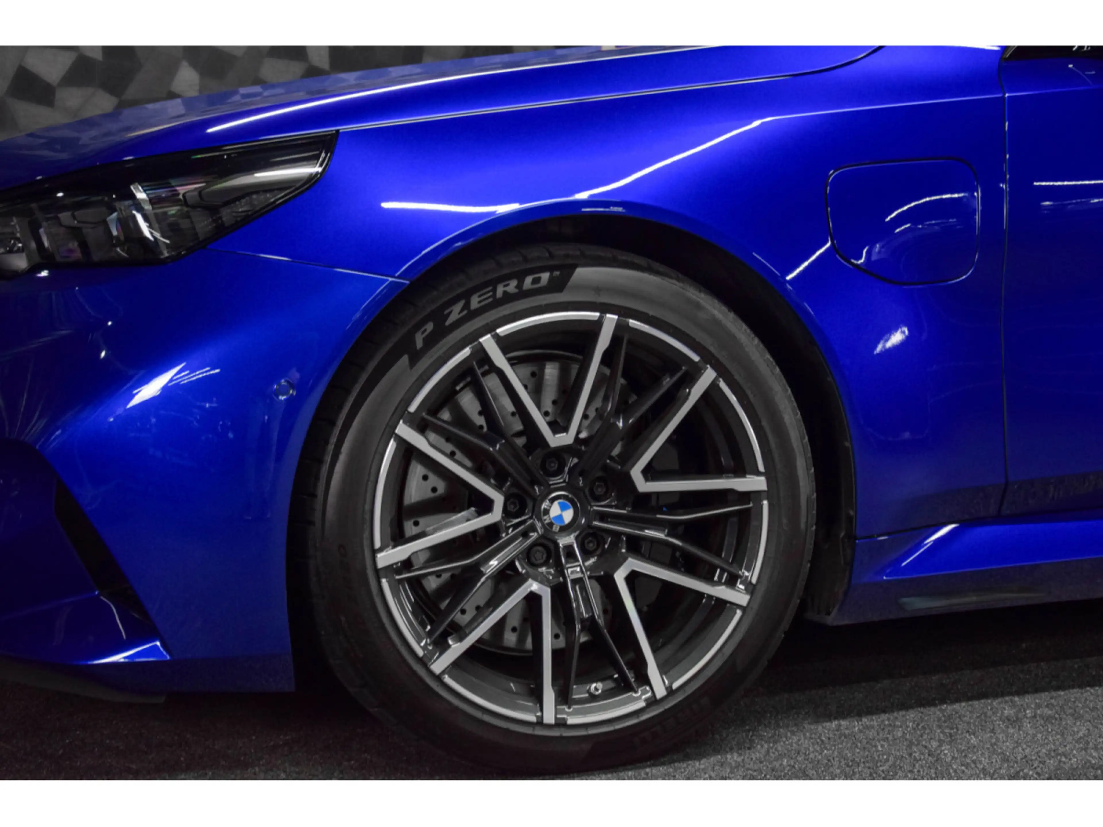 BMW M5 G90 Marina Bay Blue Metallic — photo 13