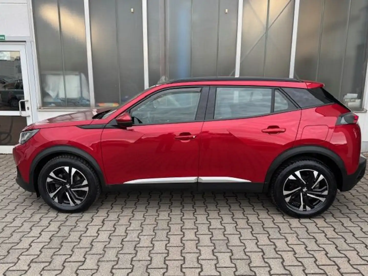 Peugeot 2008 PureTech 130 Allure Rouge - 2