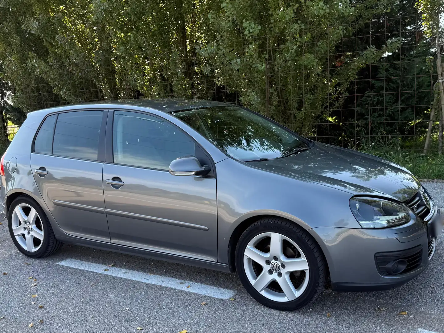 Volkswagen Golf Golf 5p 1.9 tdi Gt Sport Grigio - 1